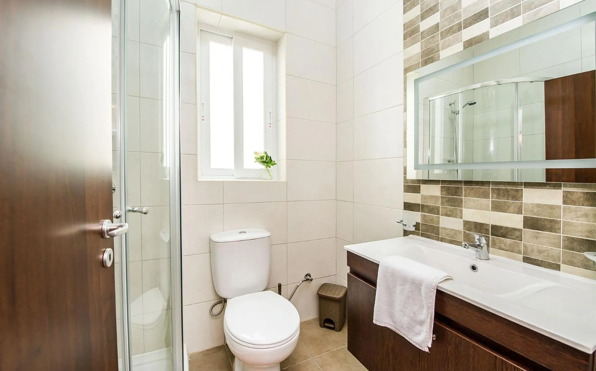 Bathroom in Hillock Residence Apartments