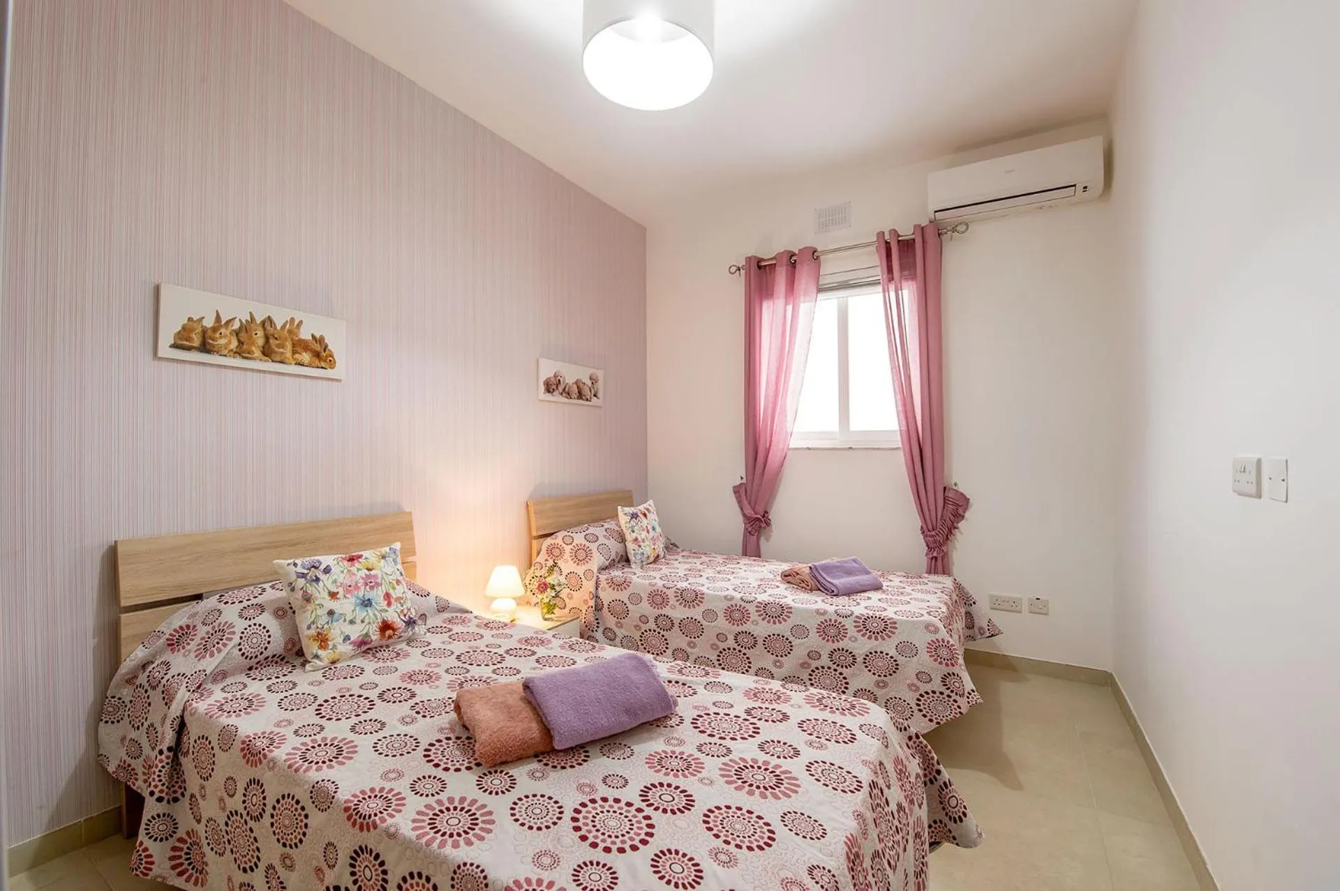 Bed in Hillock Residence Apartments