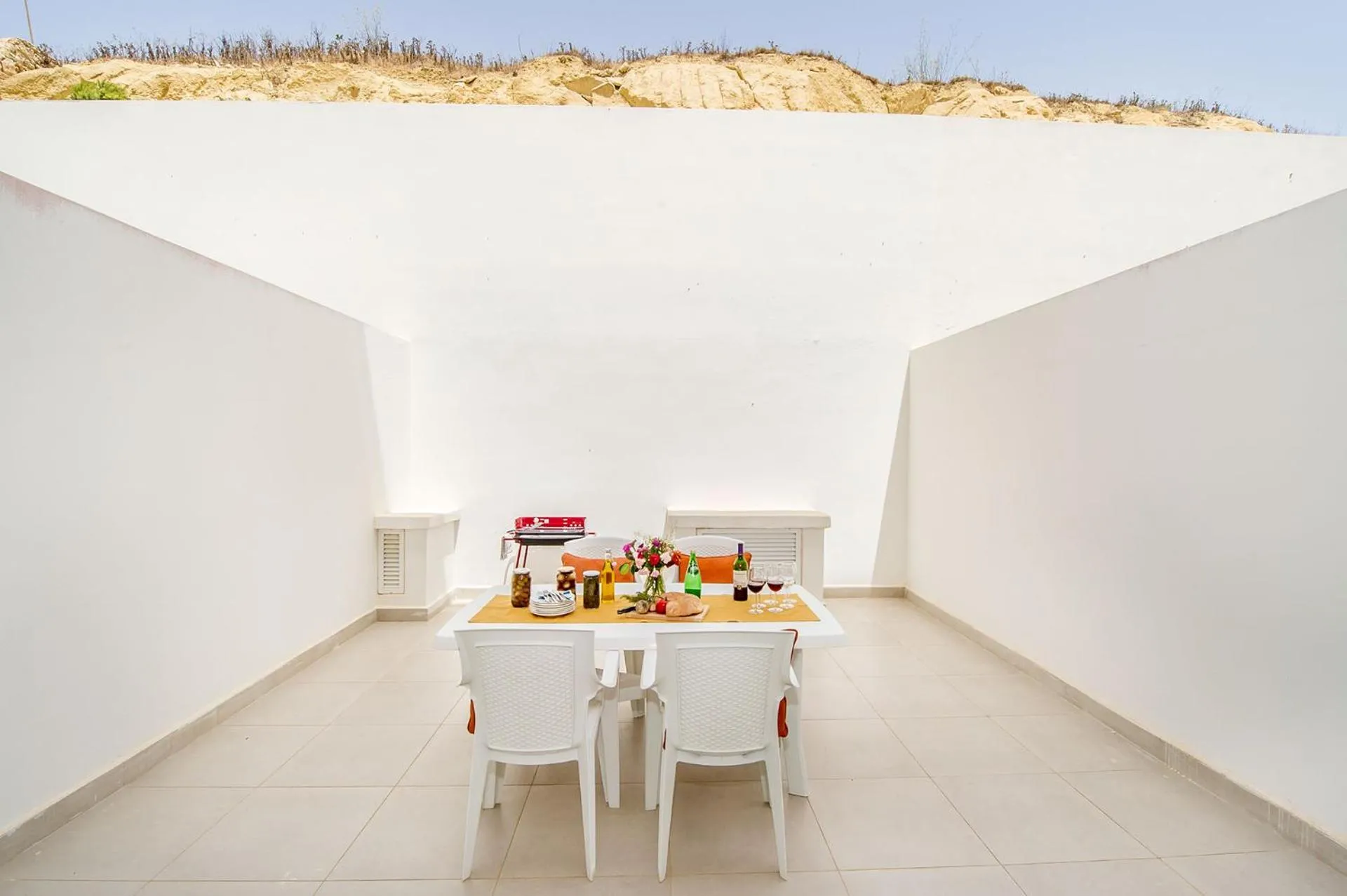 Balcony/Terrace in Hillock Residence Apartments