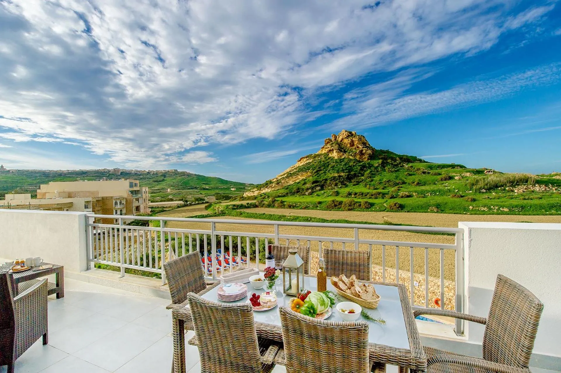 Balcony/Terrace in Hillock Residence Apartments