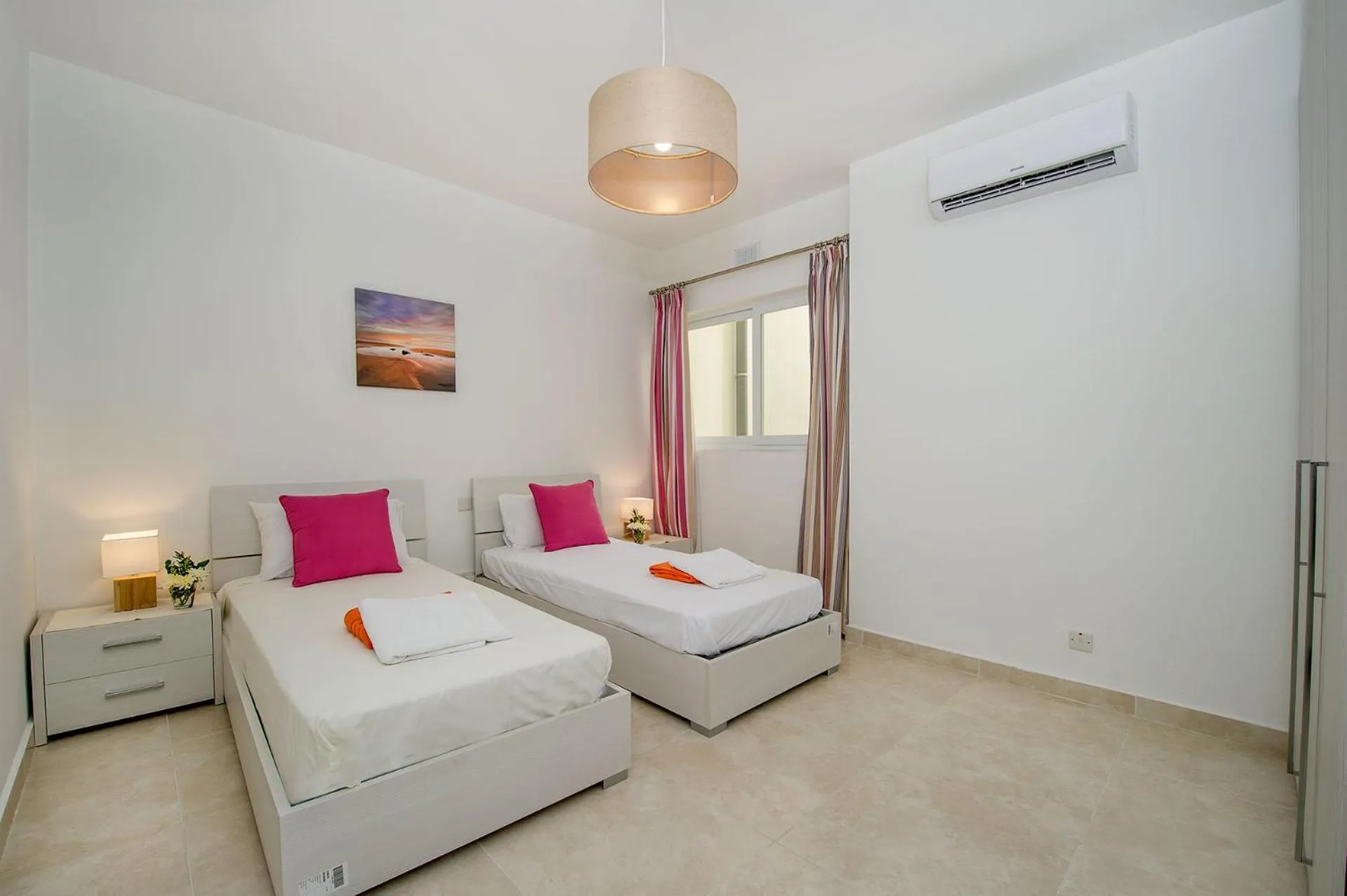 Bedroom, Bed in Hillock Residence Apartments