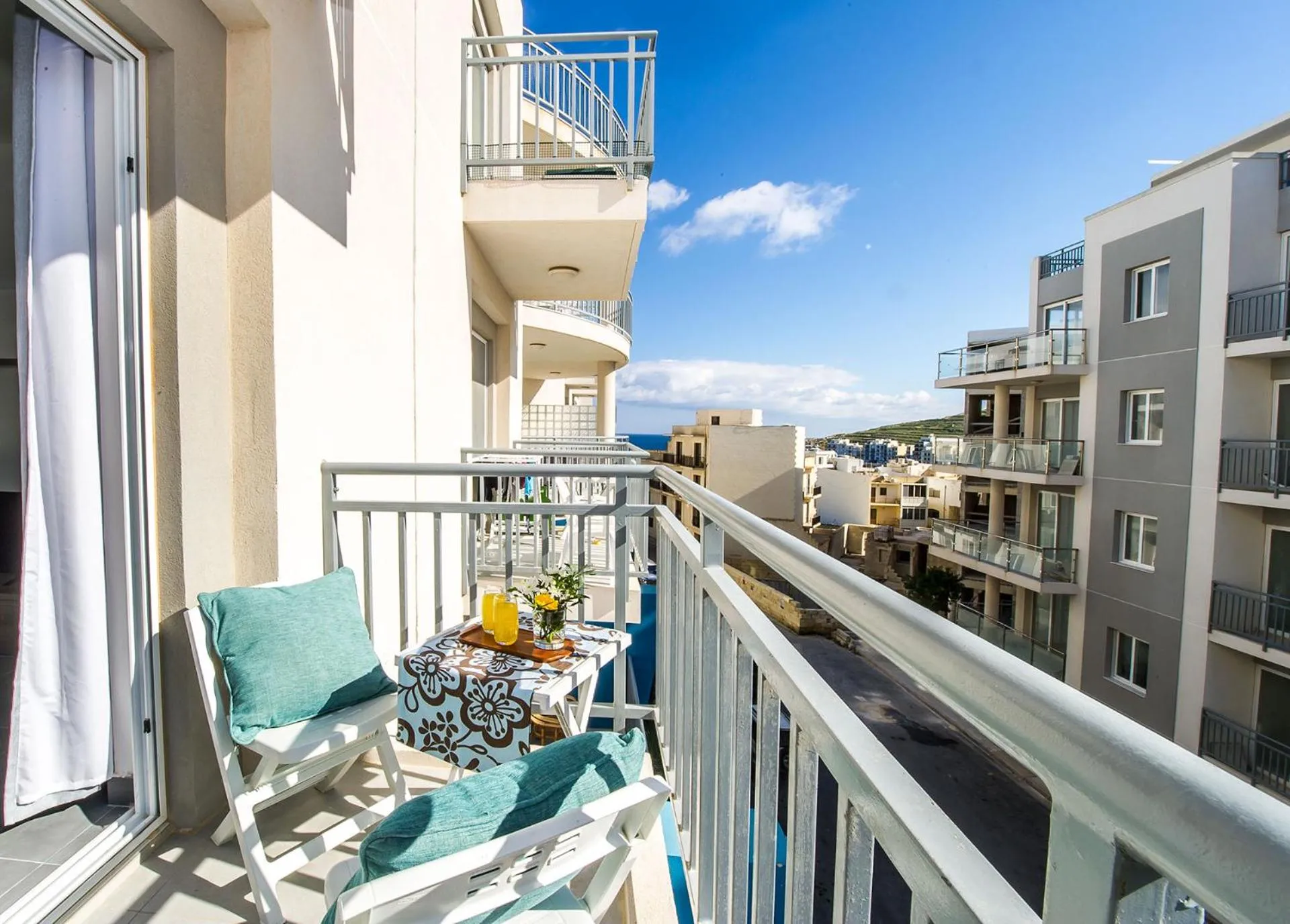 Balcony/Terrace in Hillock Residence Apartments