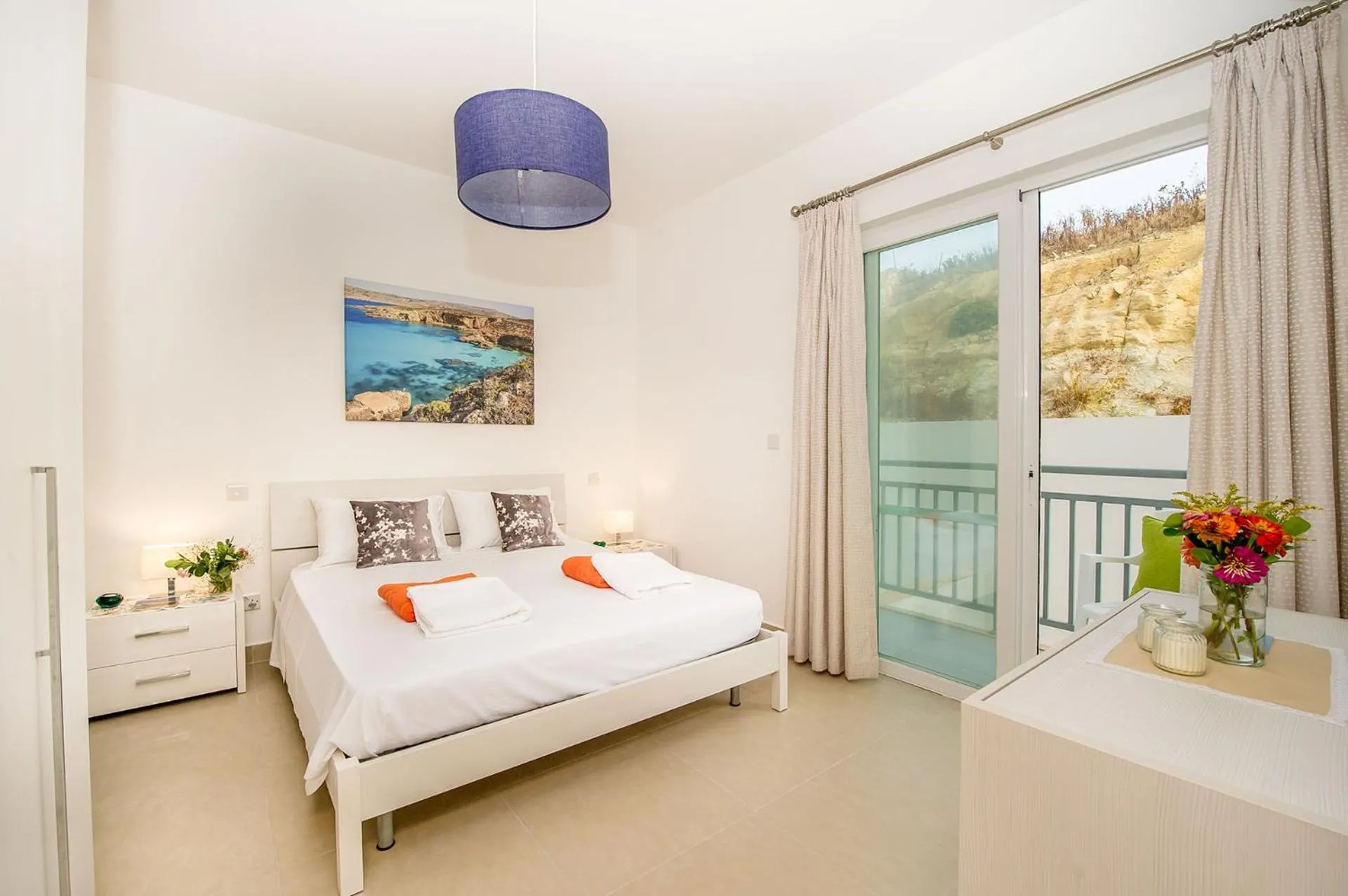 Bed in Hillock Residence Apartments