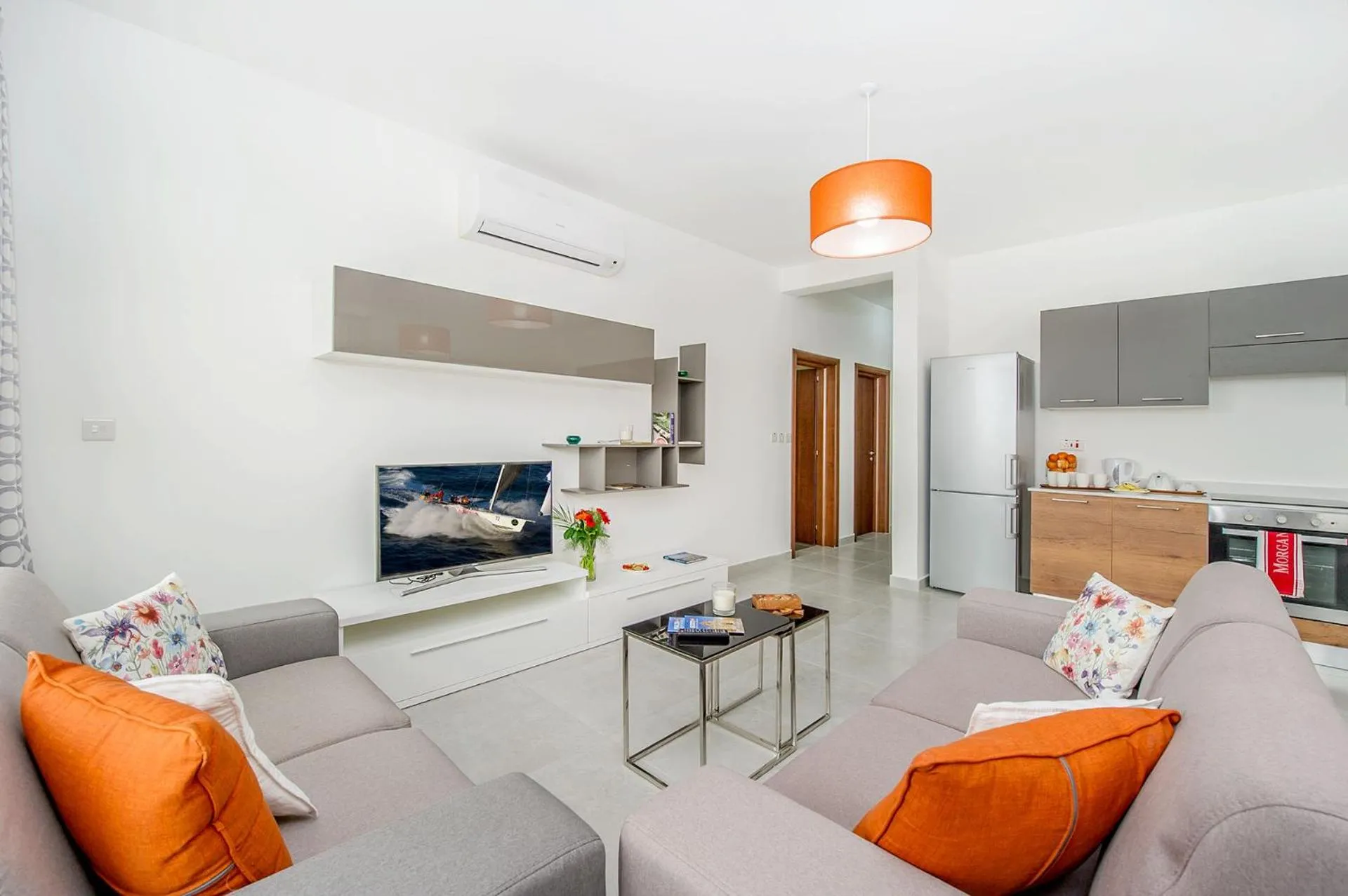 Living room in Hillock Residence Apartments