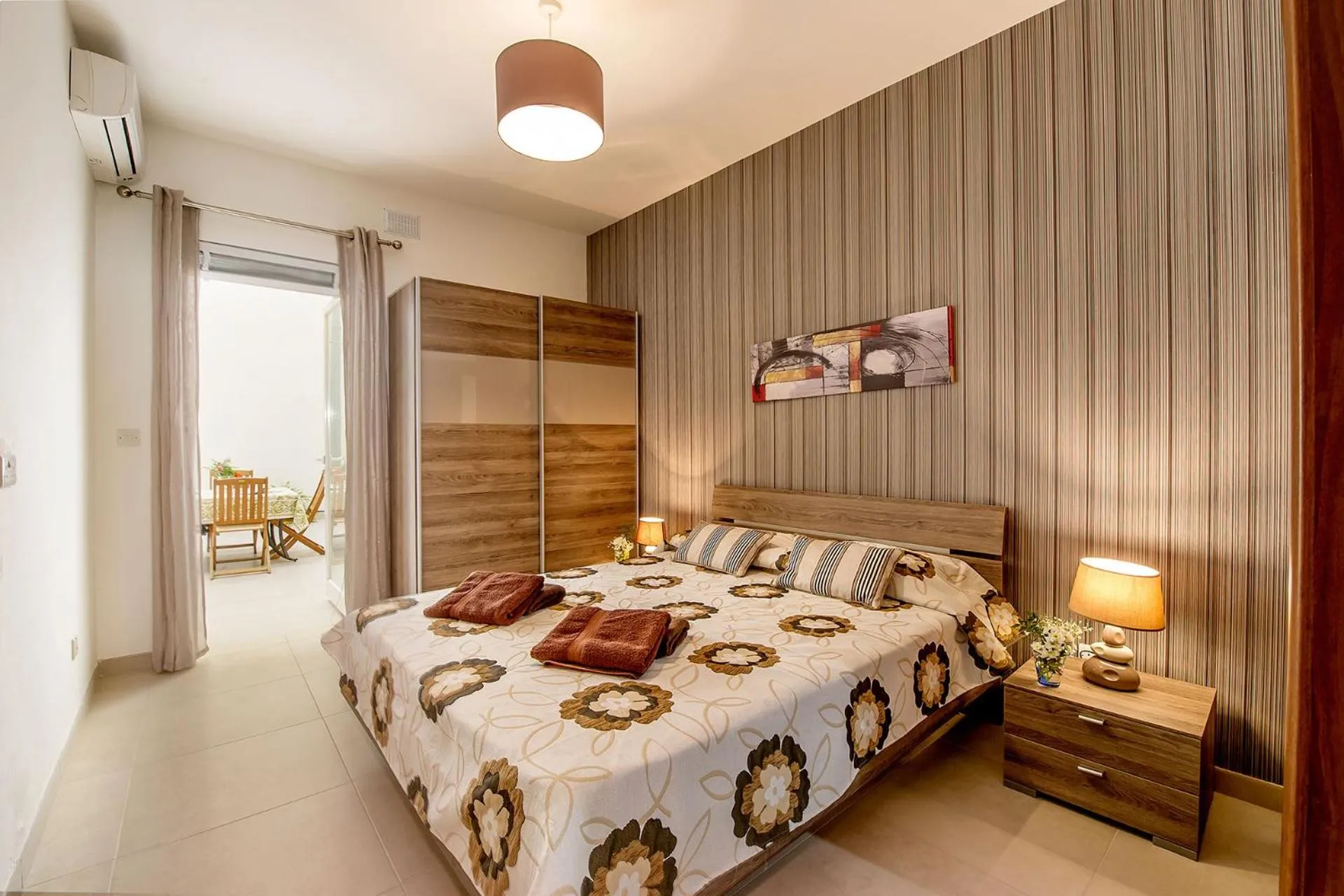 Bed in Hillock Residence Apartments