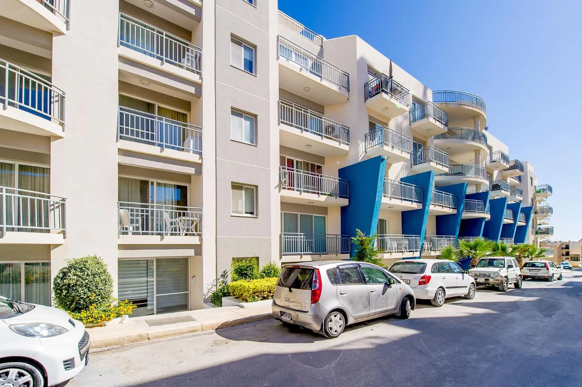 Hillock Residence Apartments