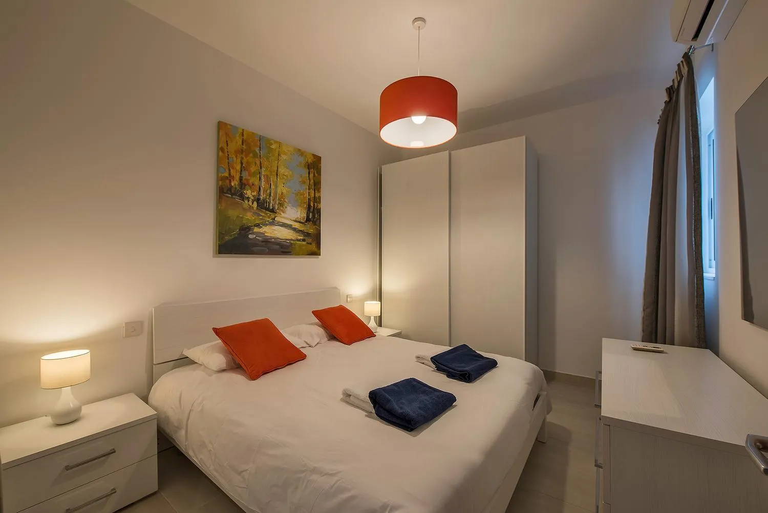 Bed in Hillock Residence Apartments