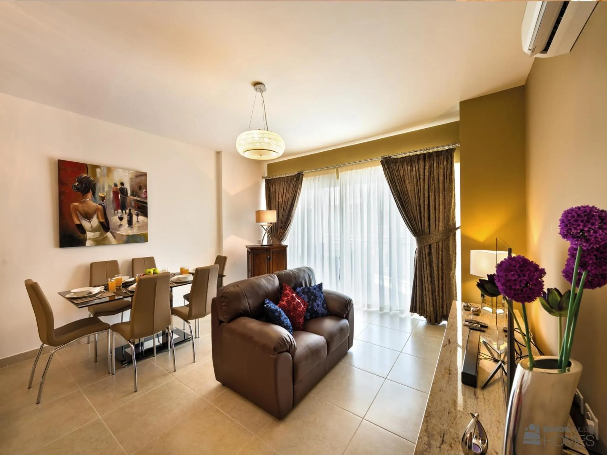 Living room in Hillock Residence Apartments