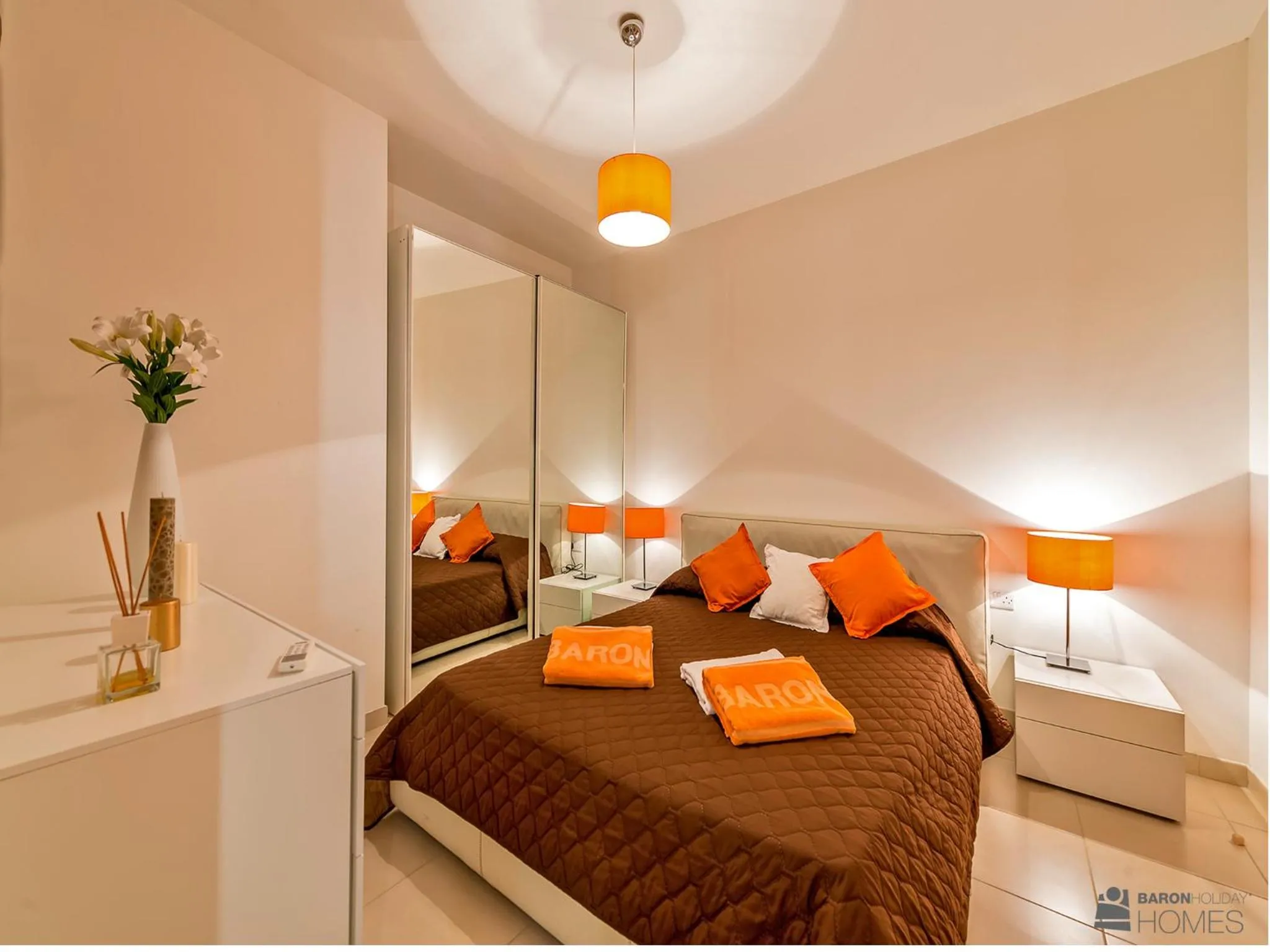 Bedroom, Bed in Hillock Residence Apartments