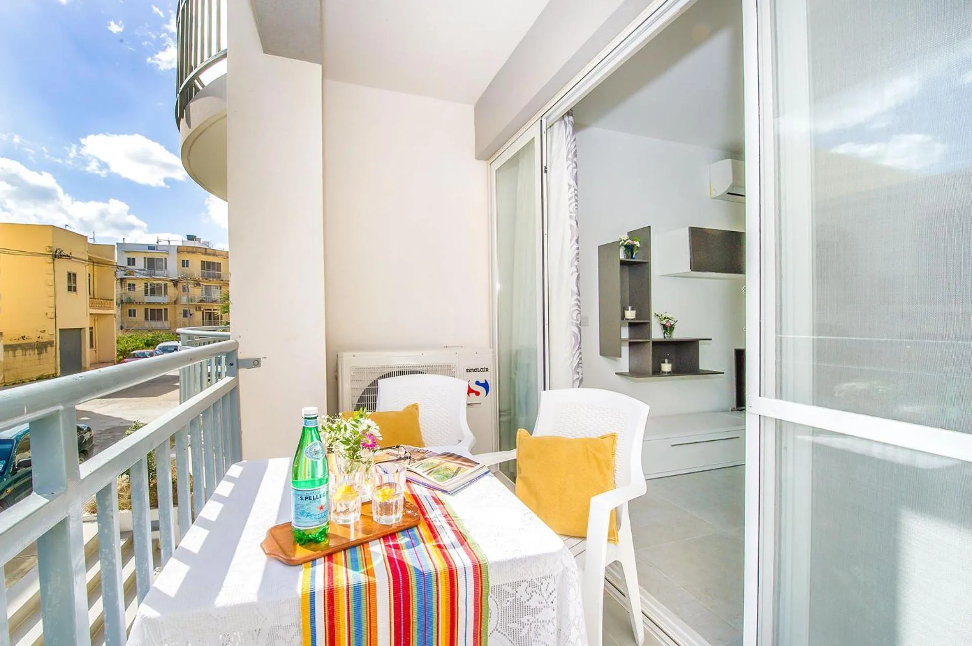 Balcony/Terrace in Hillock Residence Apartments