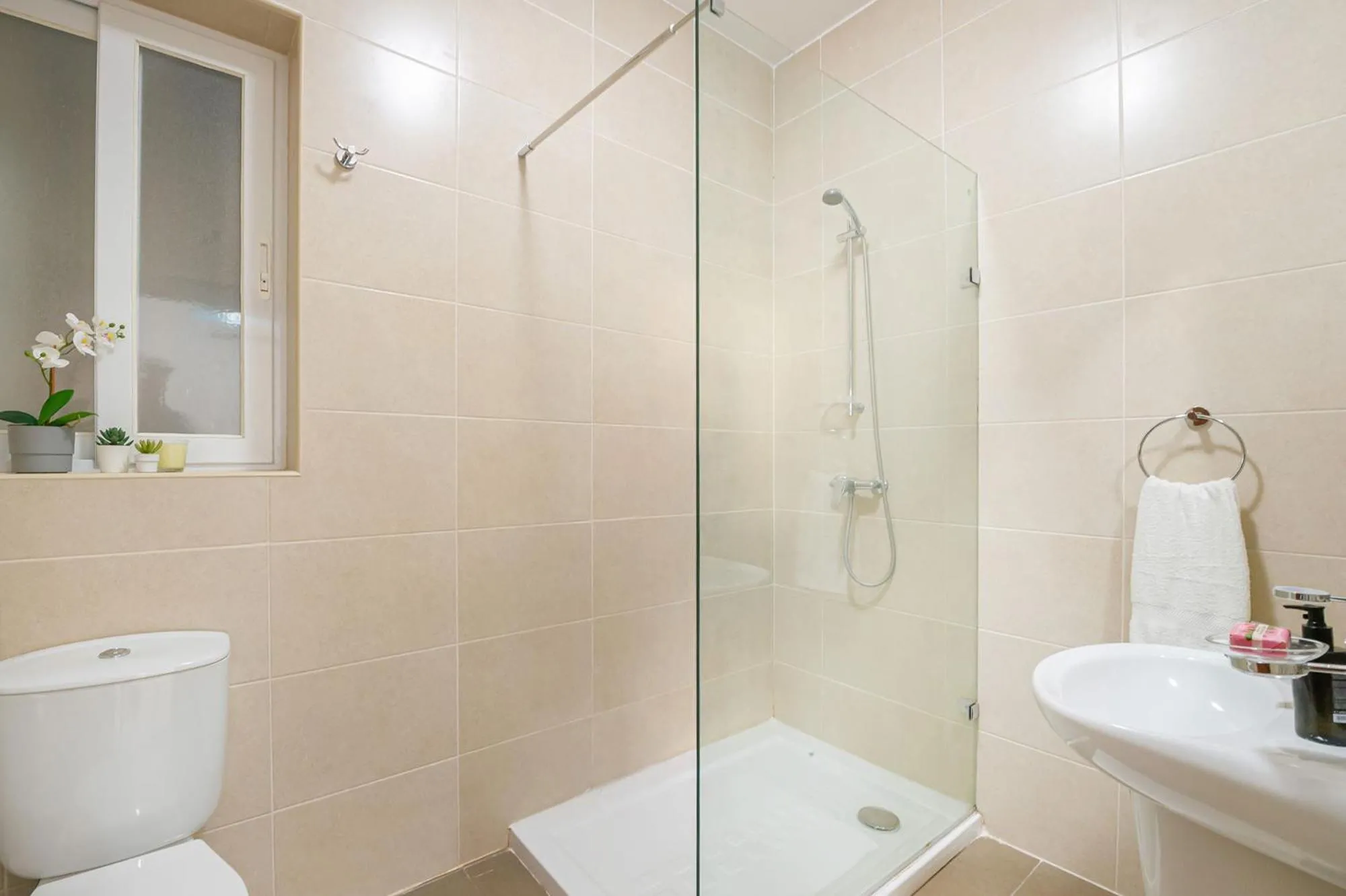 Bathroom in Hillock Residence Apartments