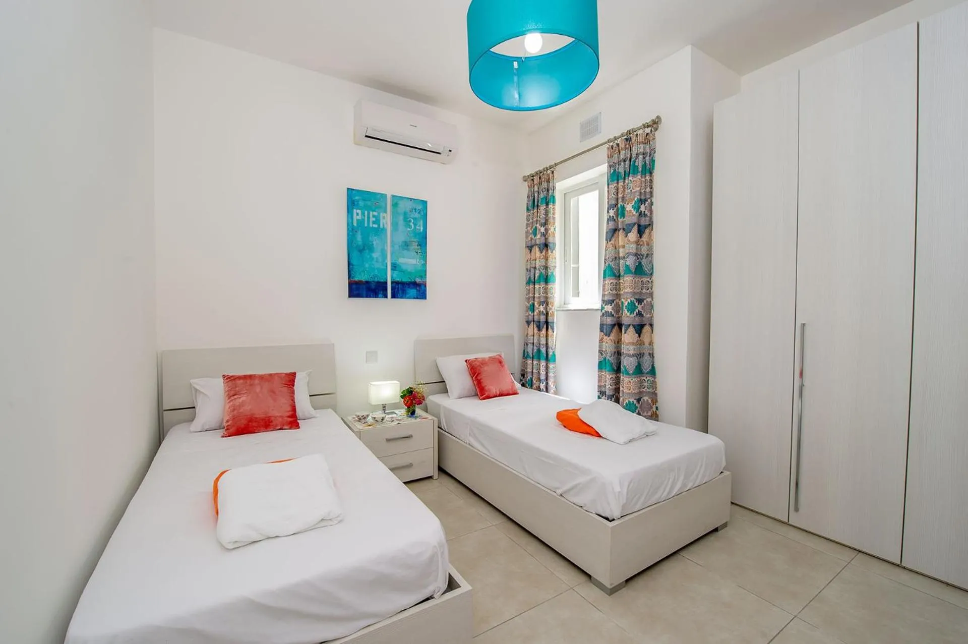 Bedroom, Bed in Hillock Residence Apartments