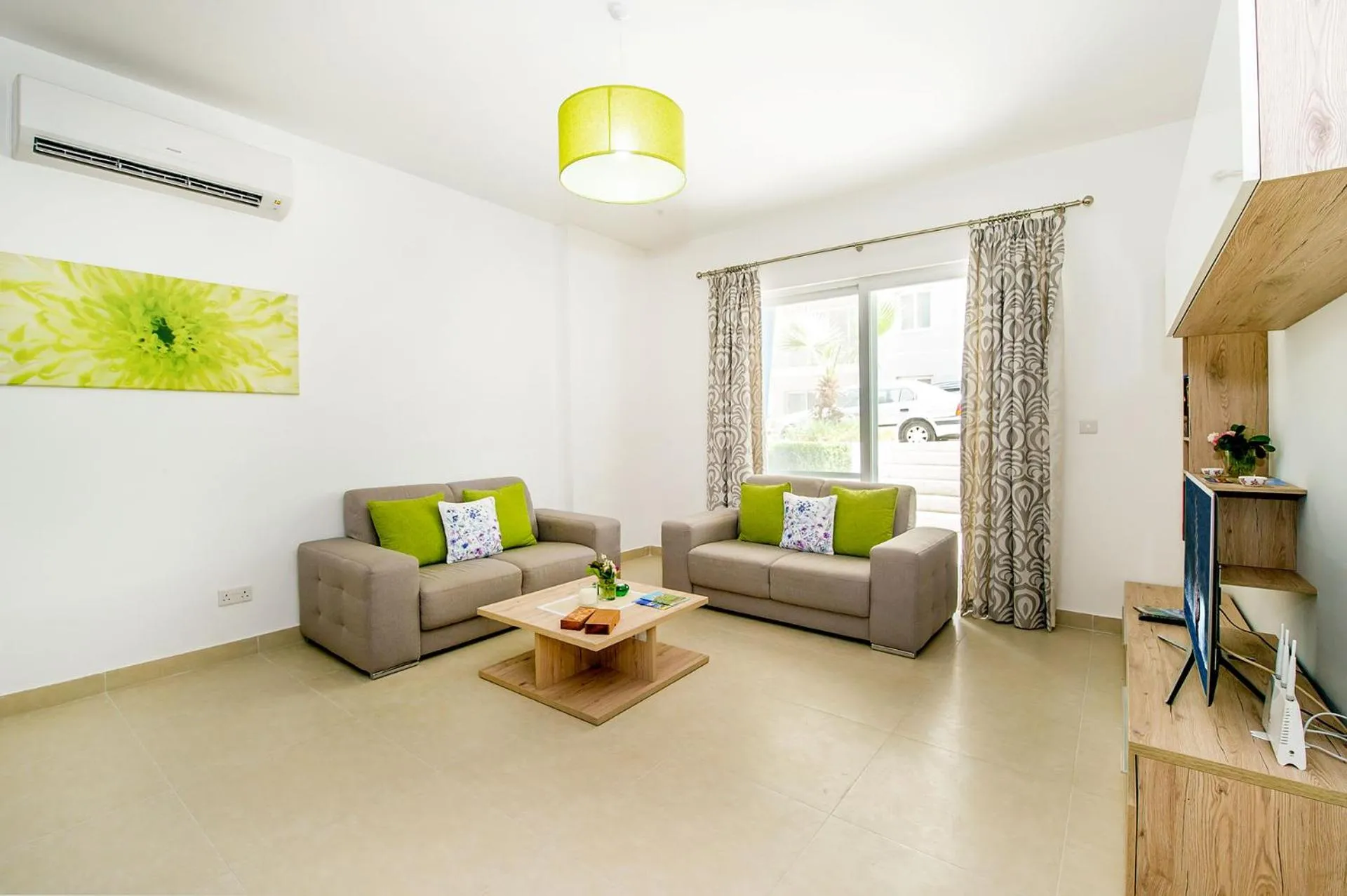 Living room in Hillock Residence Apartments