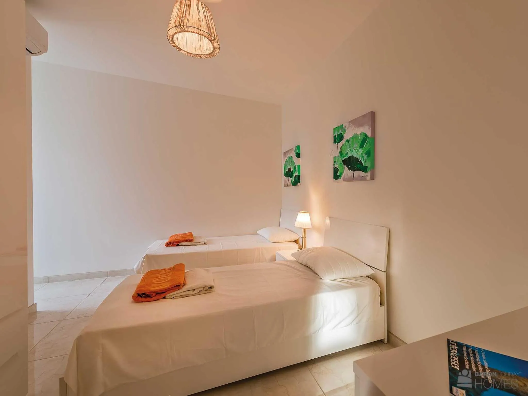 Bedroom, Bed in Hillock Residence Apartments