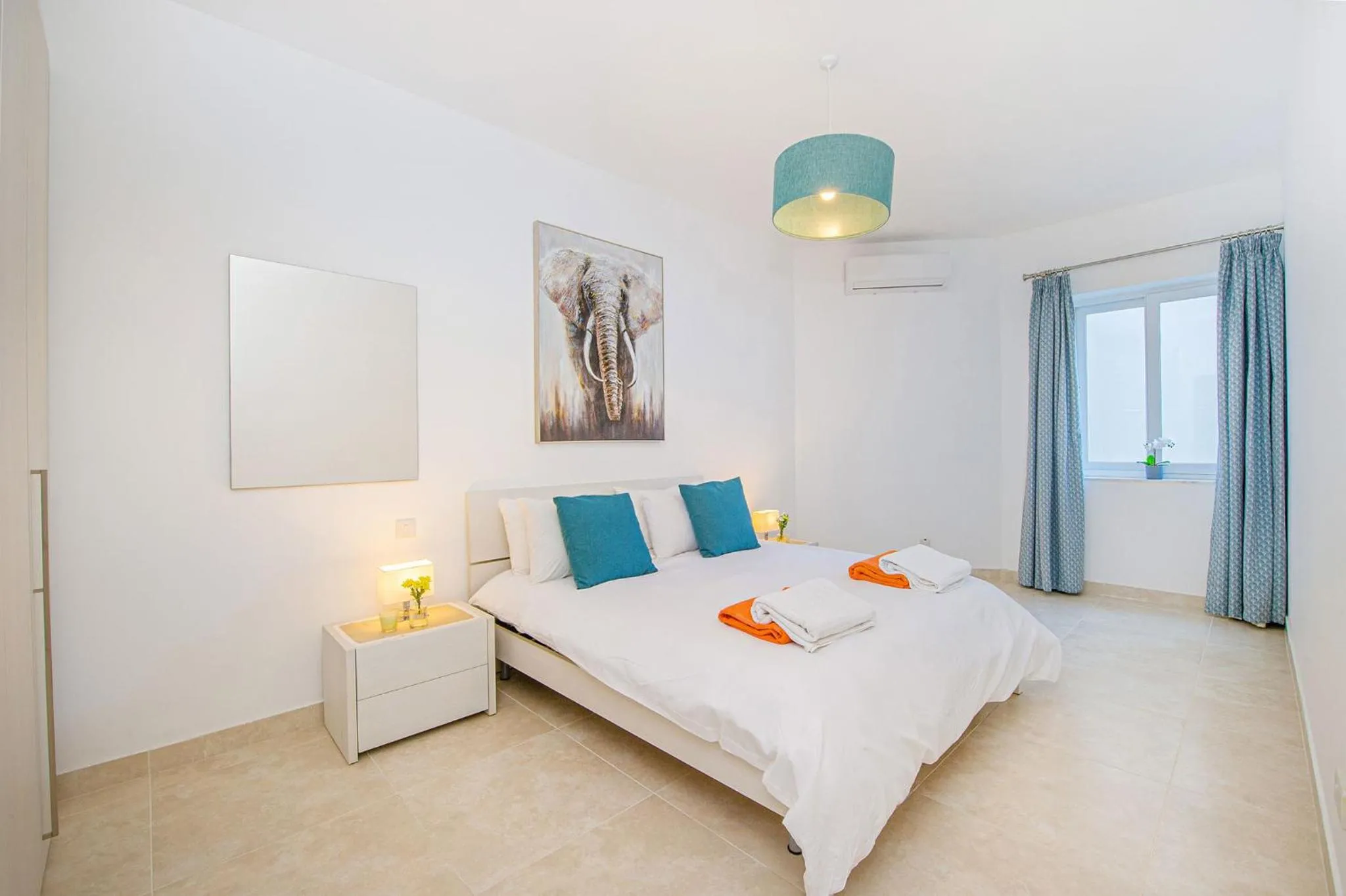 Bed in Hillock Residence Apartments