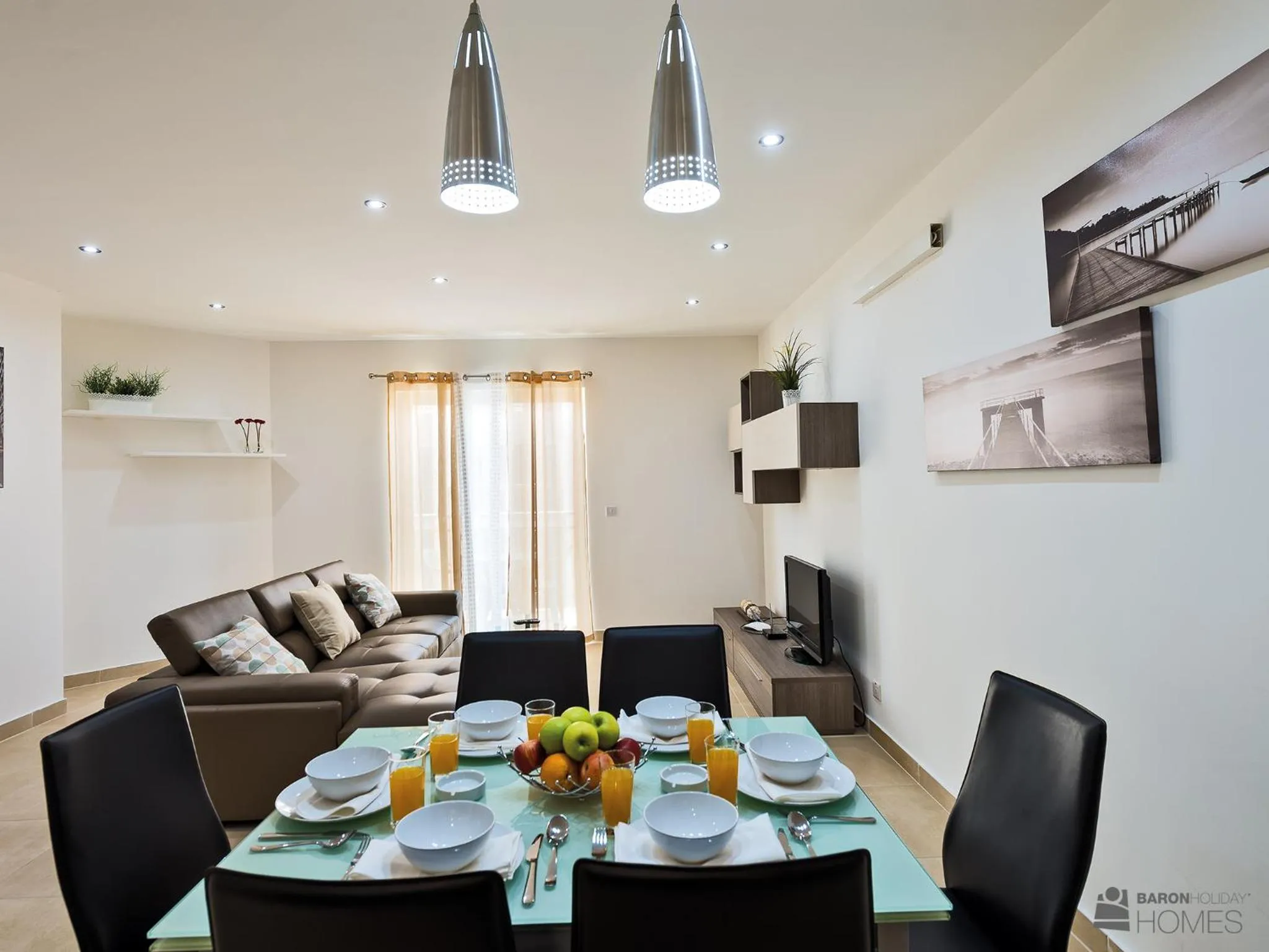 Living room in Hillock Residence Apartments