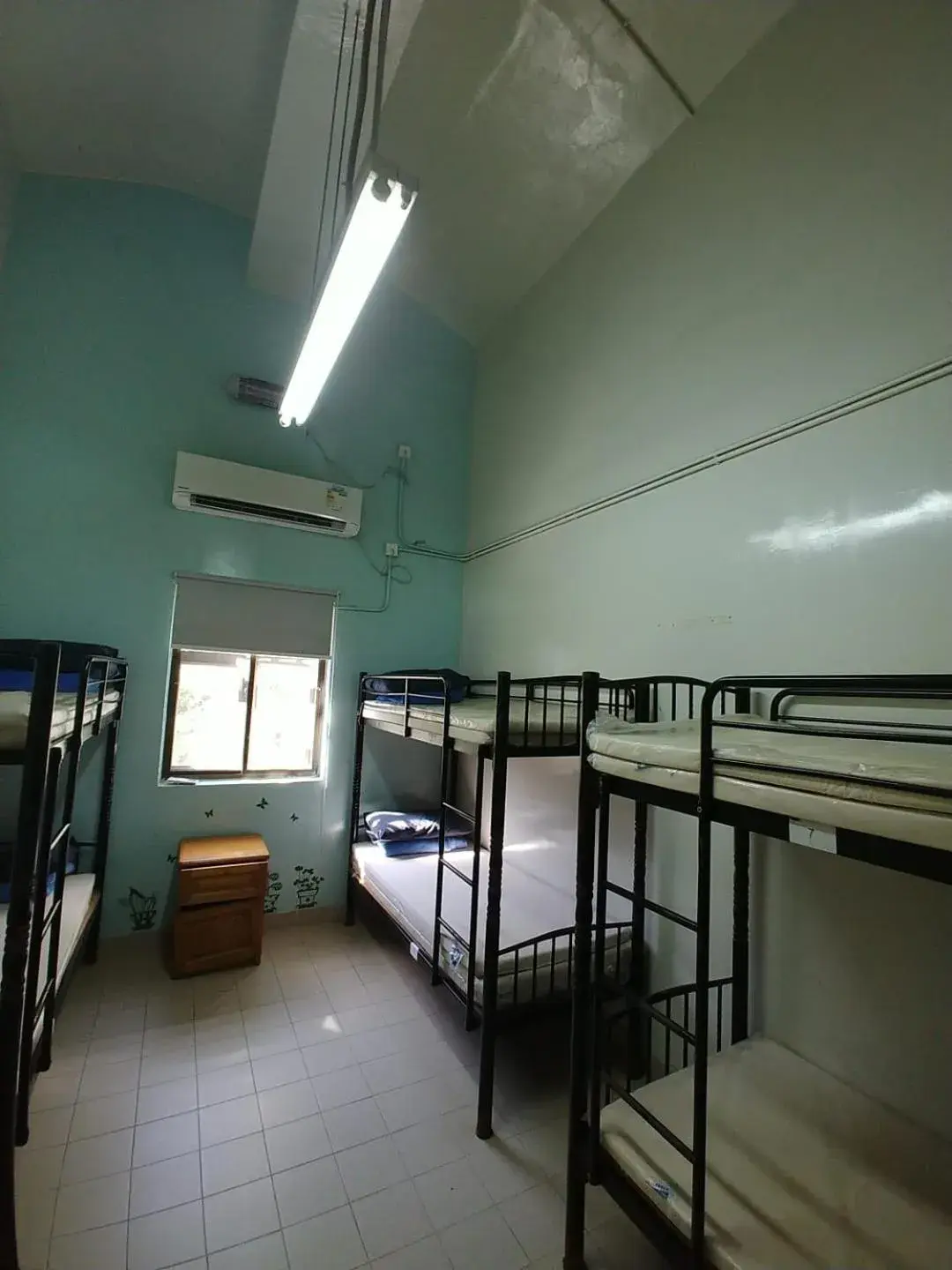 Bed in YHA Ngong Ping SG Davis Youth Hostel Bed in YHA Ngong Ping SG Davis Youth Hostel