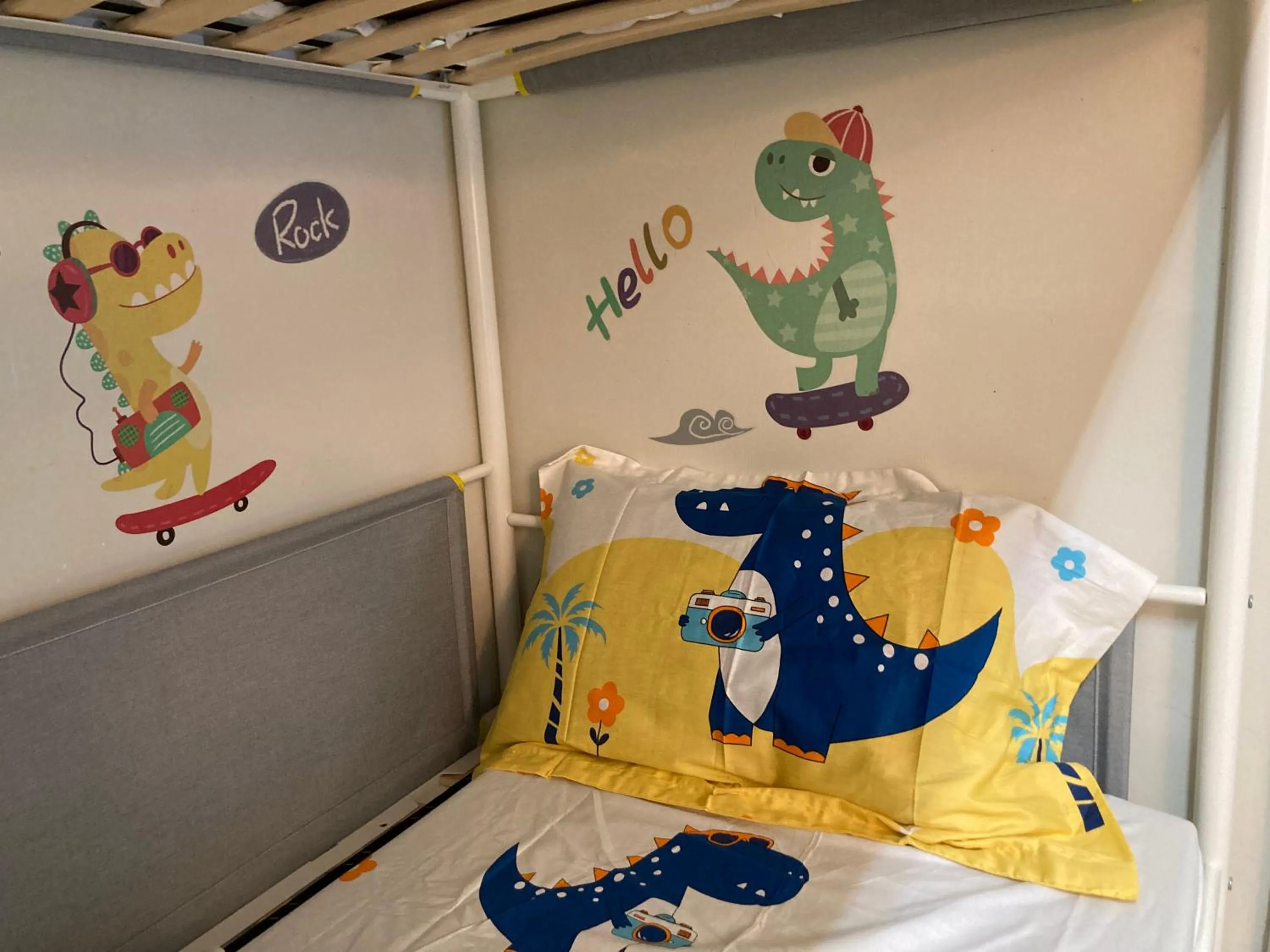 Bed in YHA Ngong Ping SG Davis Youth Hostel