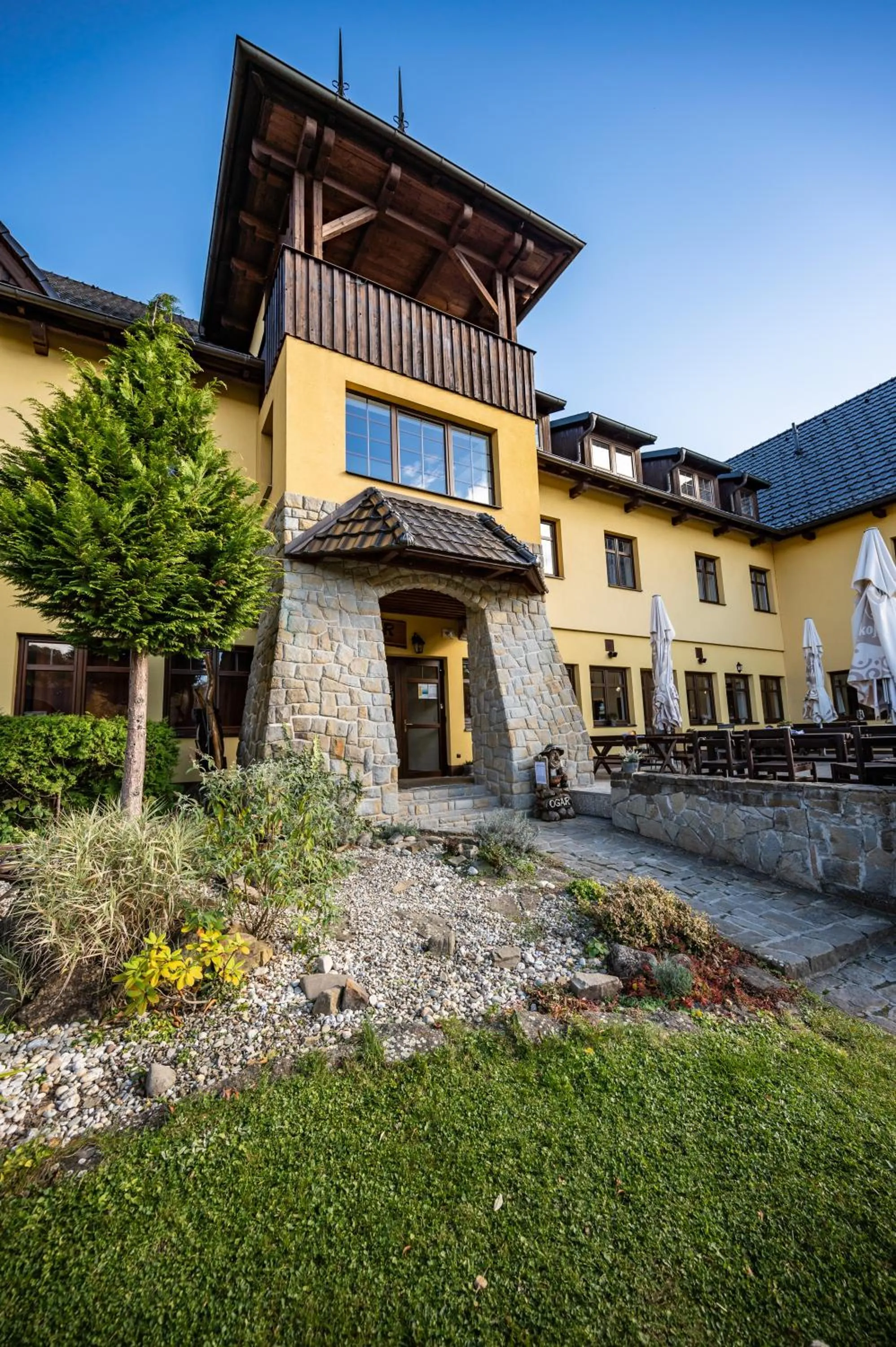 Valašský Hotel a Pivní lázně OGAR