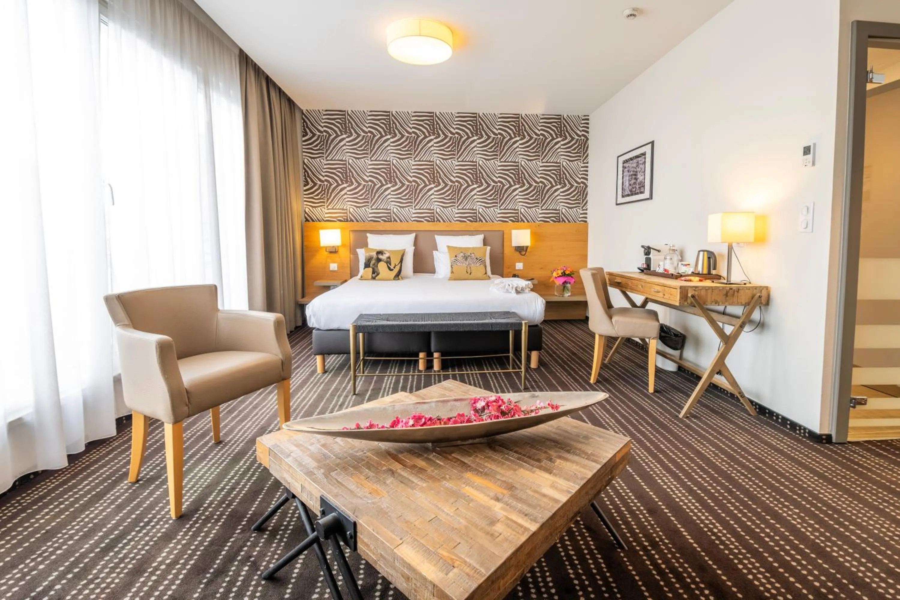 Photo of the whole room in Le Lodge Brit Hotel Strasbourg Zenith