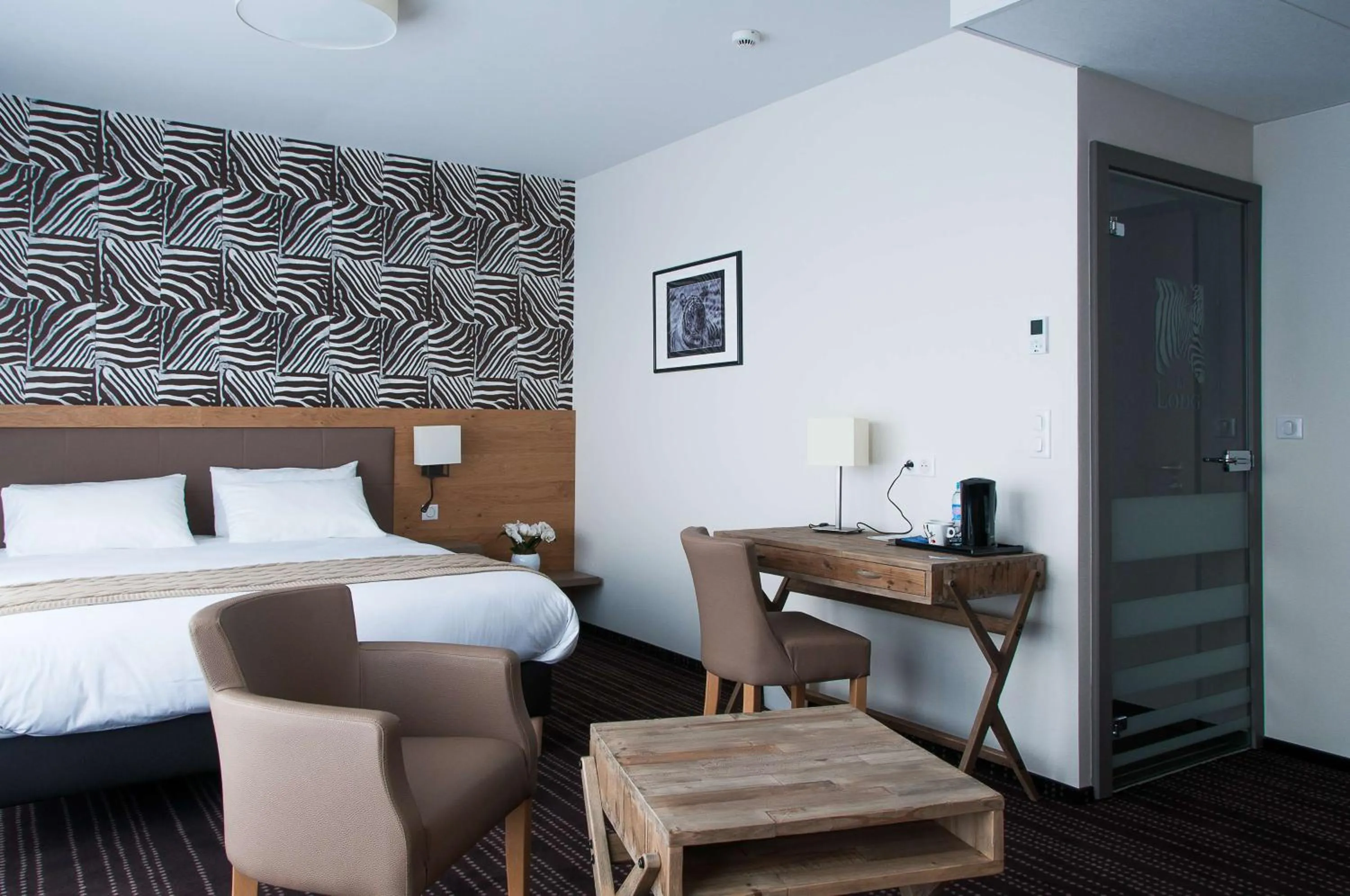 Photo of the whole room, Bed in Le Lodge Brit Hotel Strasbourg Zenith