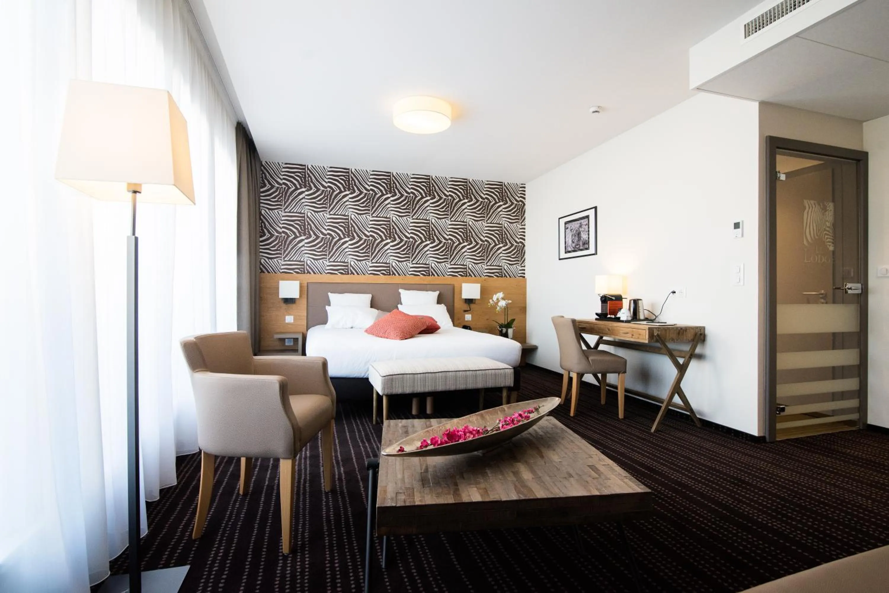 Photo of the whole room, Bed in Le Lodge Brit Hotel Strasbourg Zenith