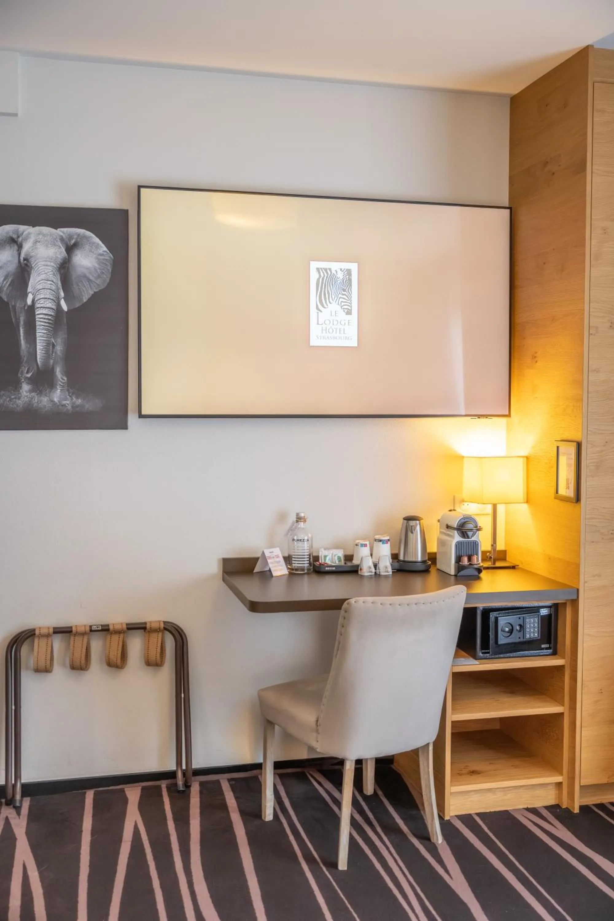 Seating area in Le Lodge Brit Hotel Strasbourg Zenith