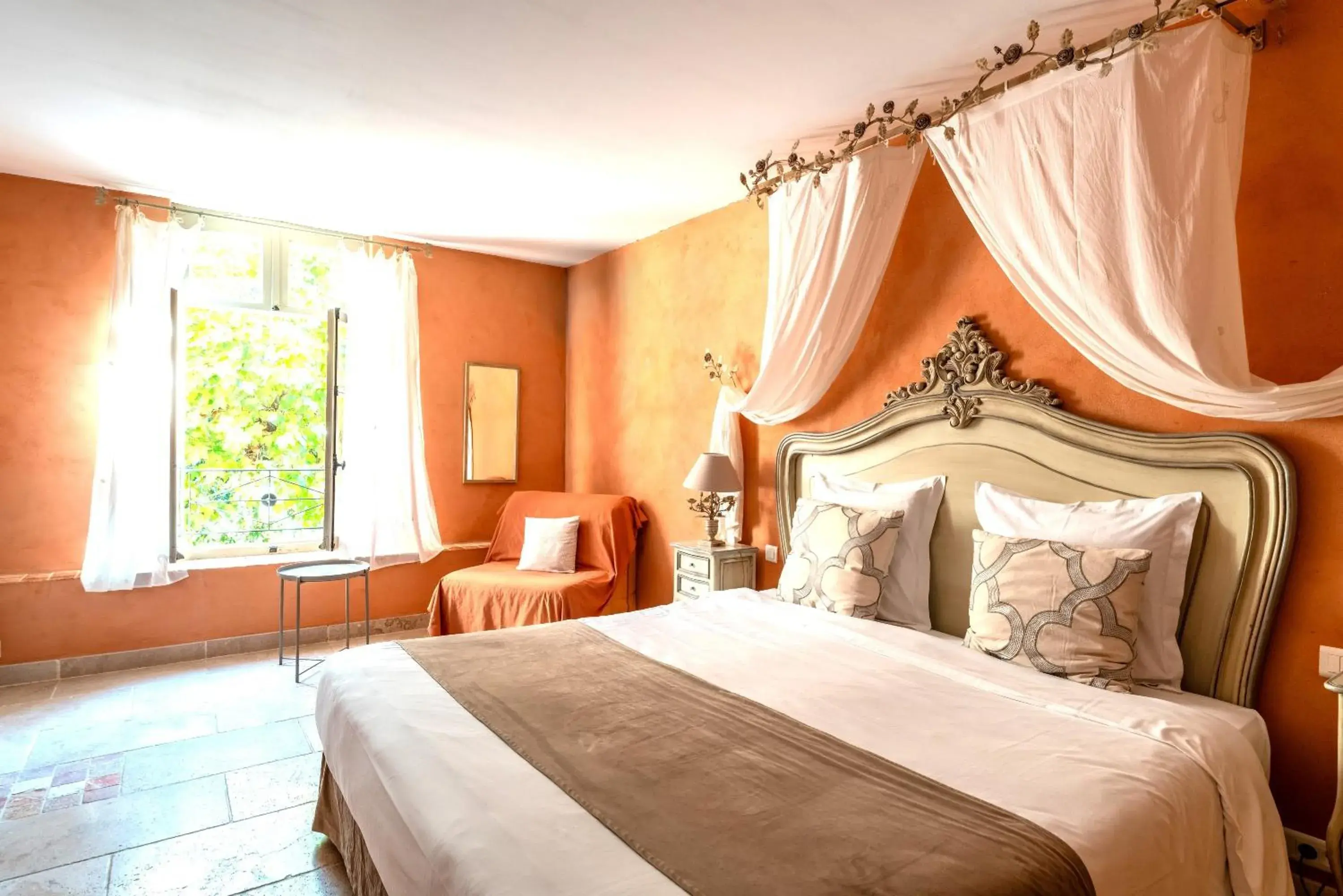 Family Junior Suite in Hôtel Le Mas des Grès & Restaurant Sous les Platanes Family Junior Suite in Hôtel Le Mas des Grès & Restaurant Sous les Platanes