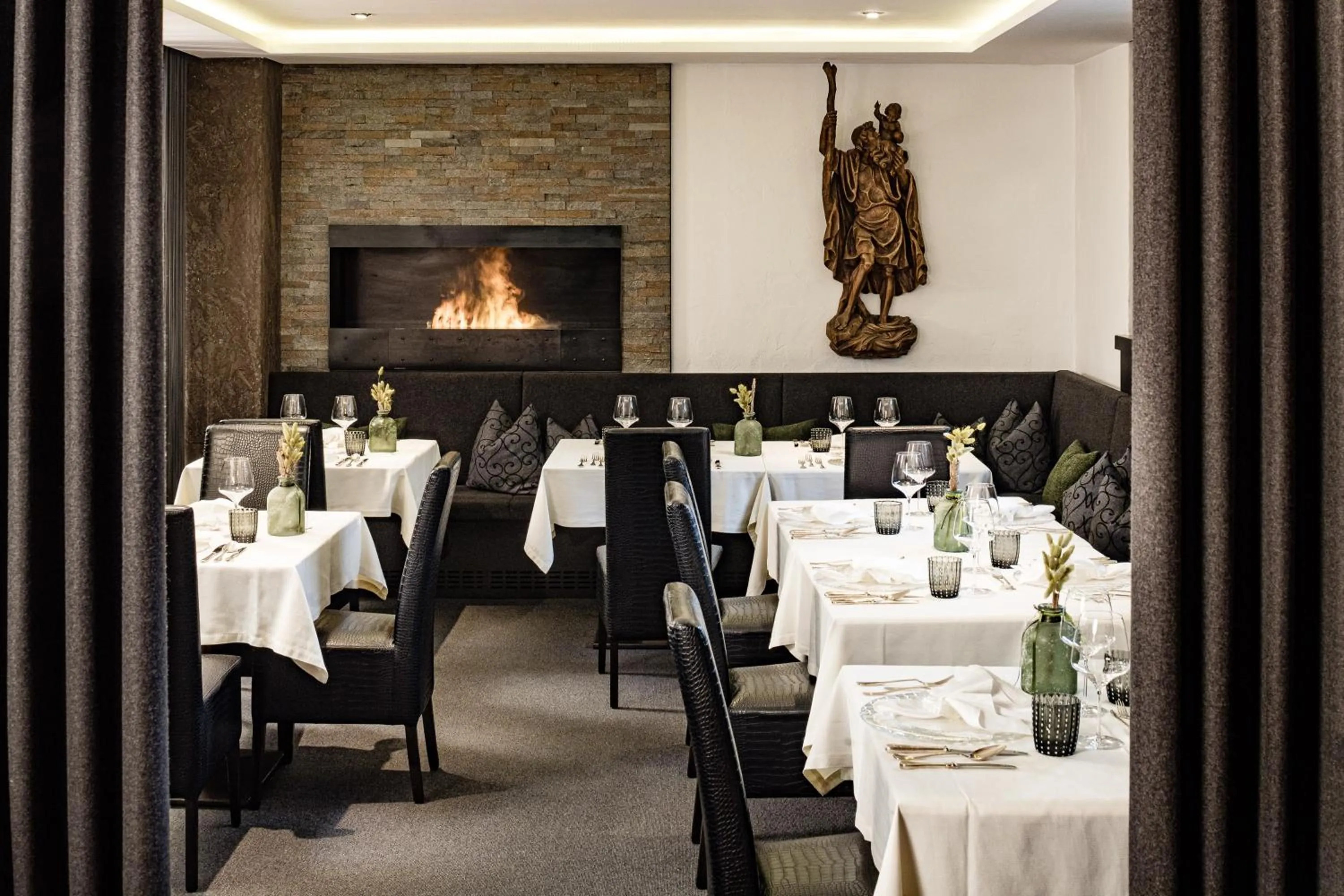 Restaurant/places to eat in Boutique & Fashion Hotel Maciaconi - Gardenahotels
