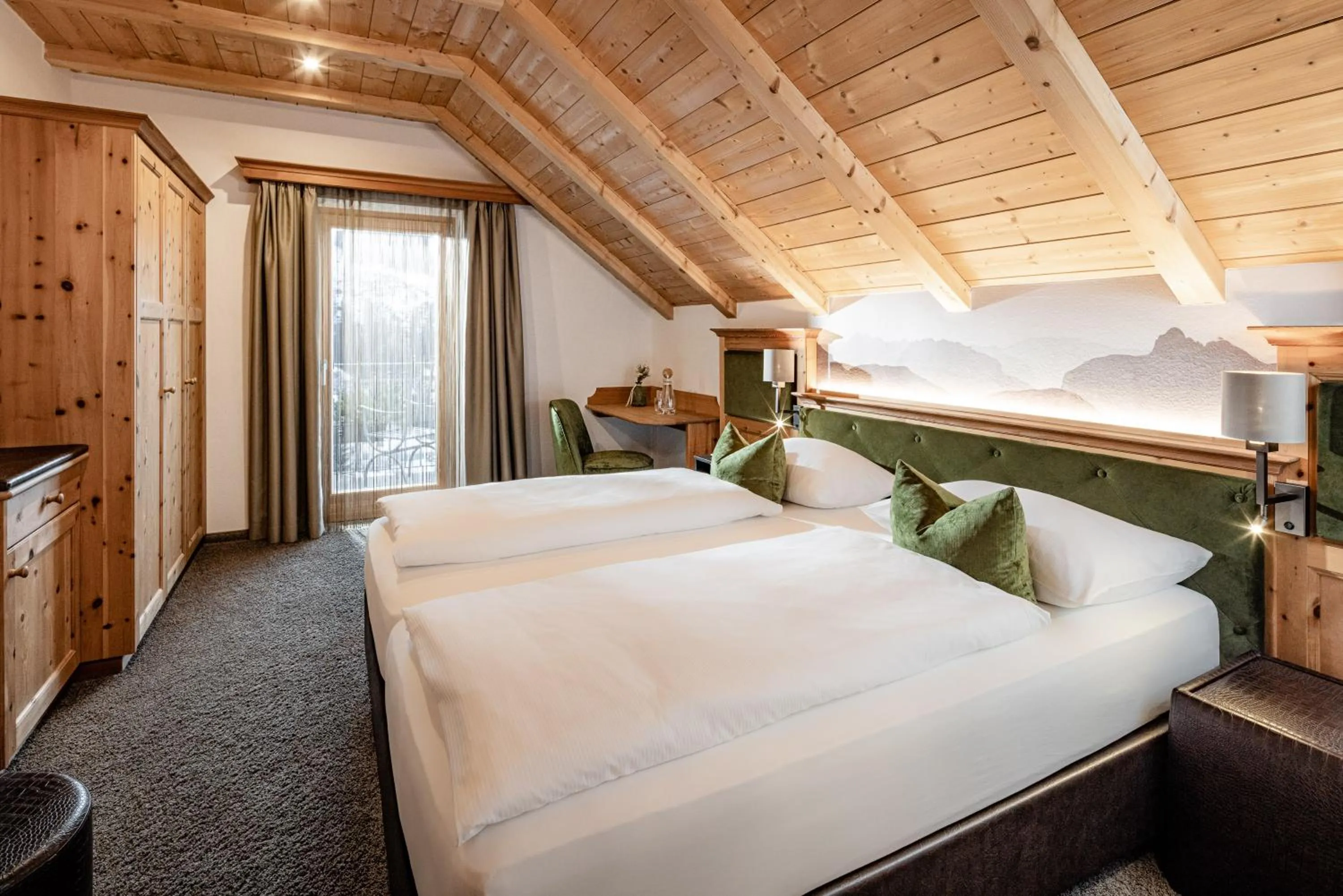 Bed in Boutique & Fashion Hotel Maciaconi - Gardenahotels