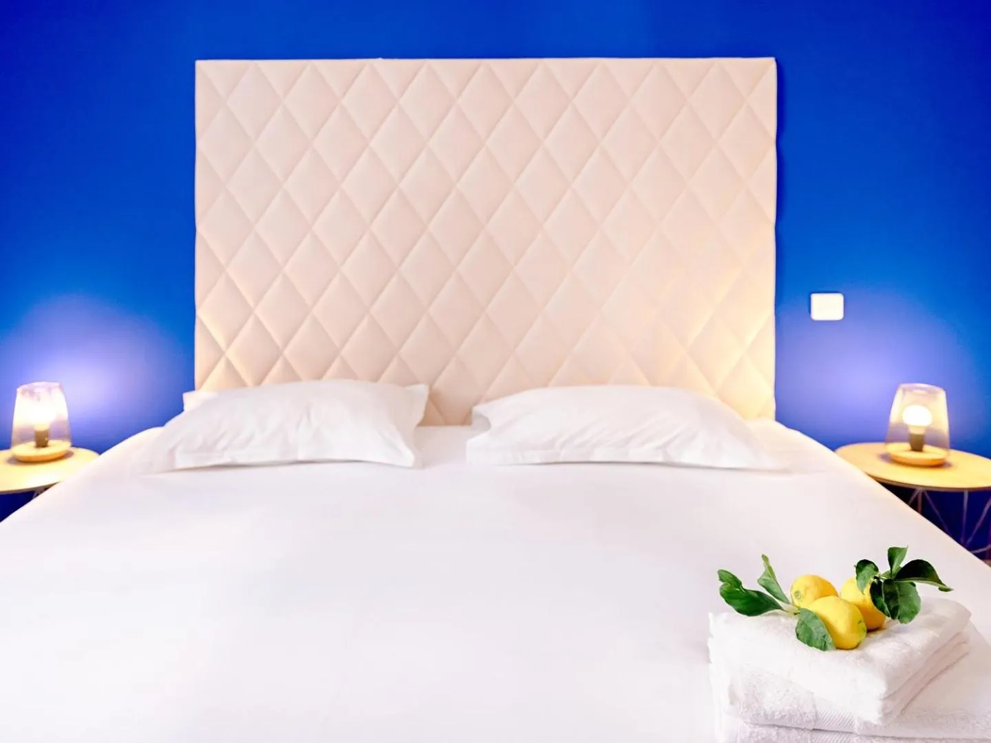 Bedroom, Bed in Hotel Lemon