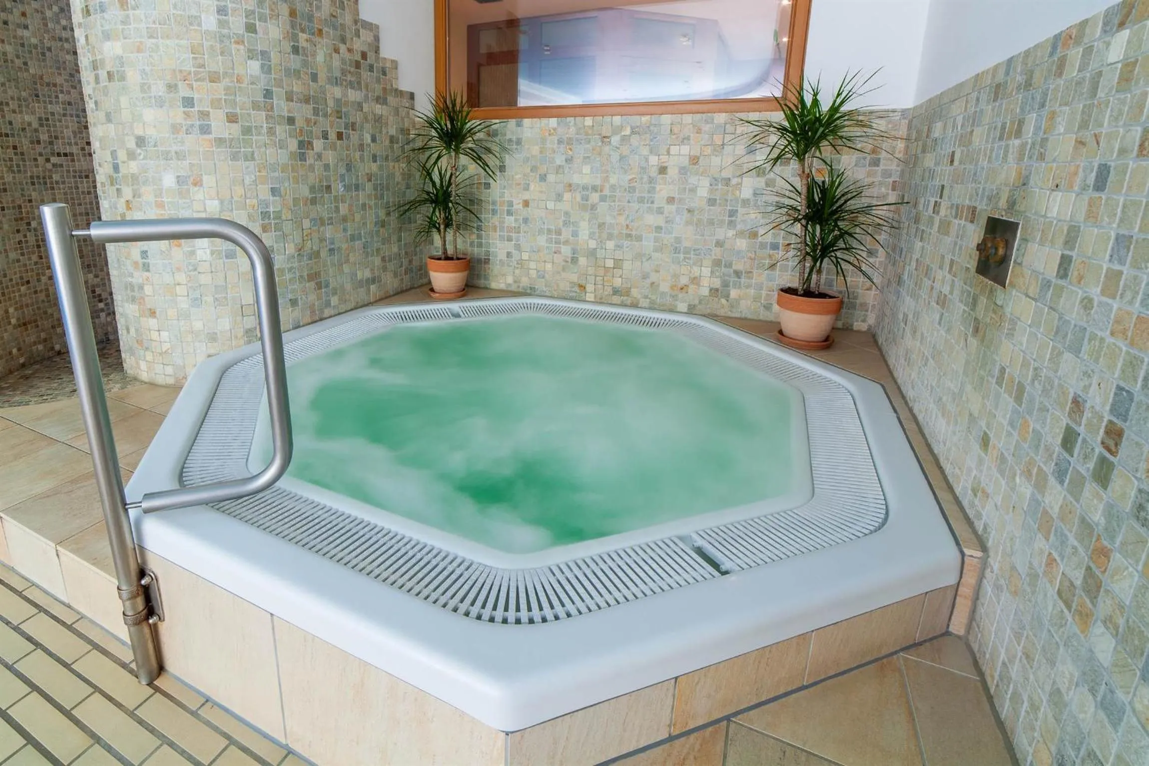Hot Tub in Hotel St. Pankraz