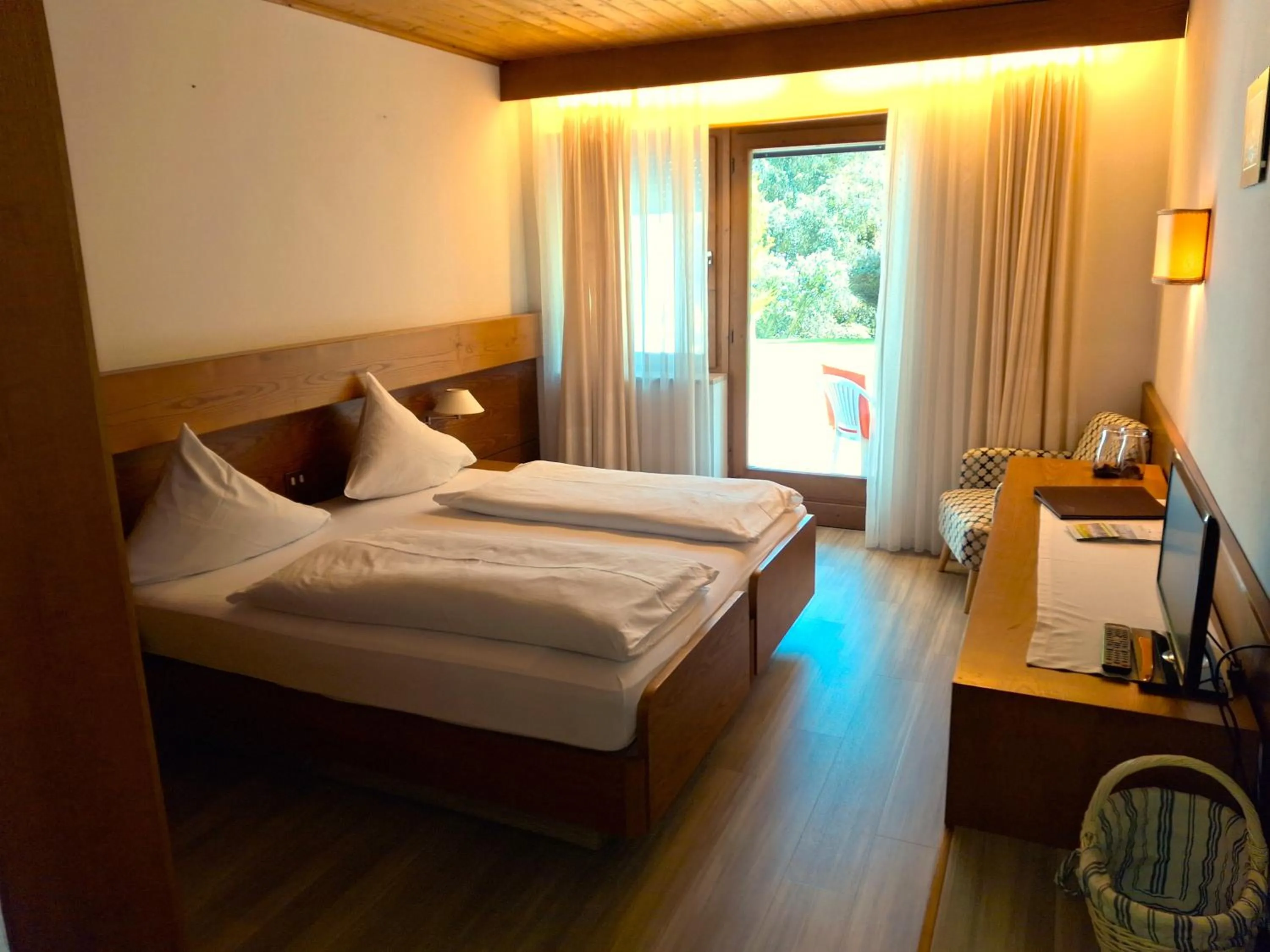 Photo of the whole room in Hotel St. Pankraz