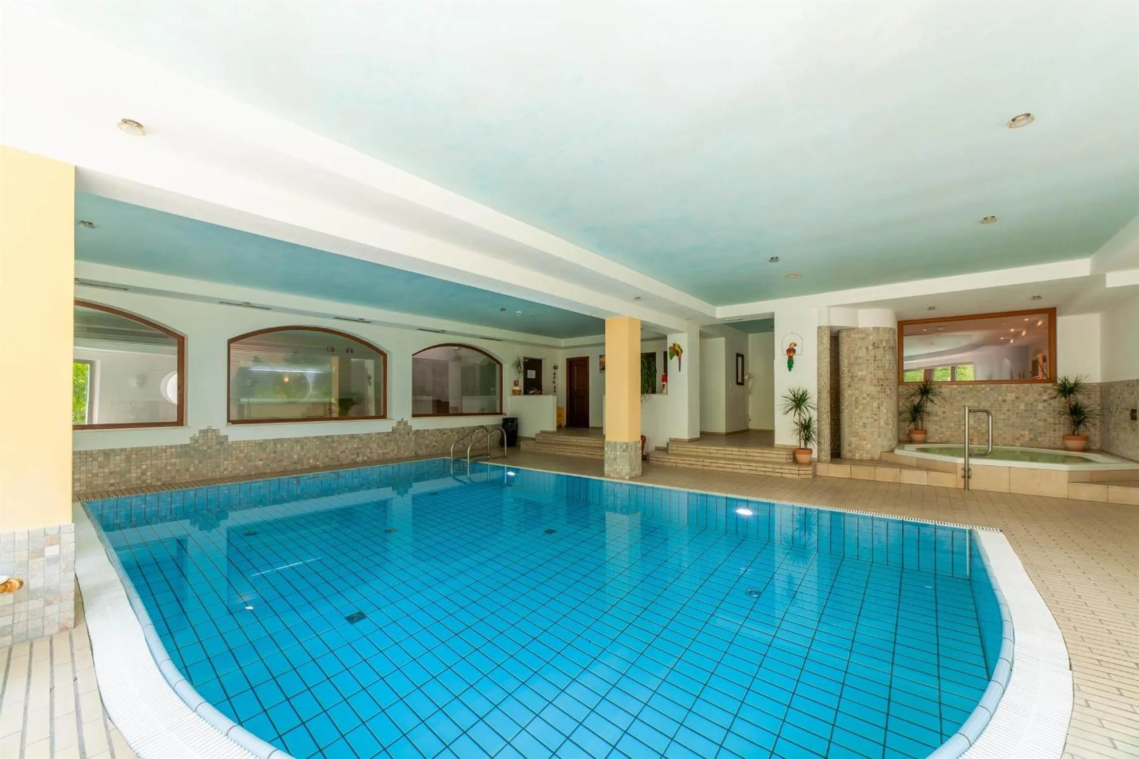 Swimming pool in Hotel St. Pankraz