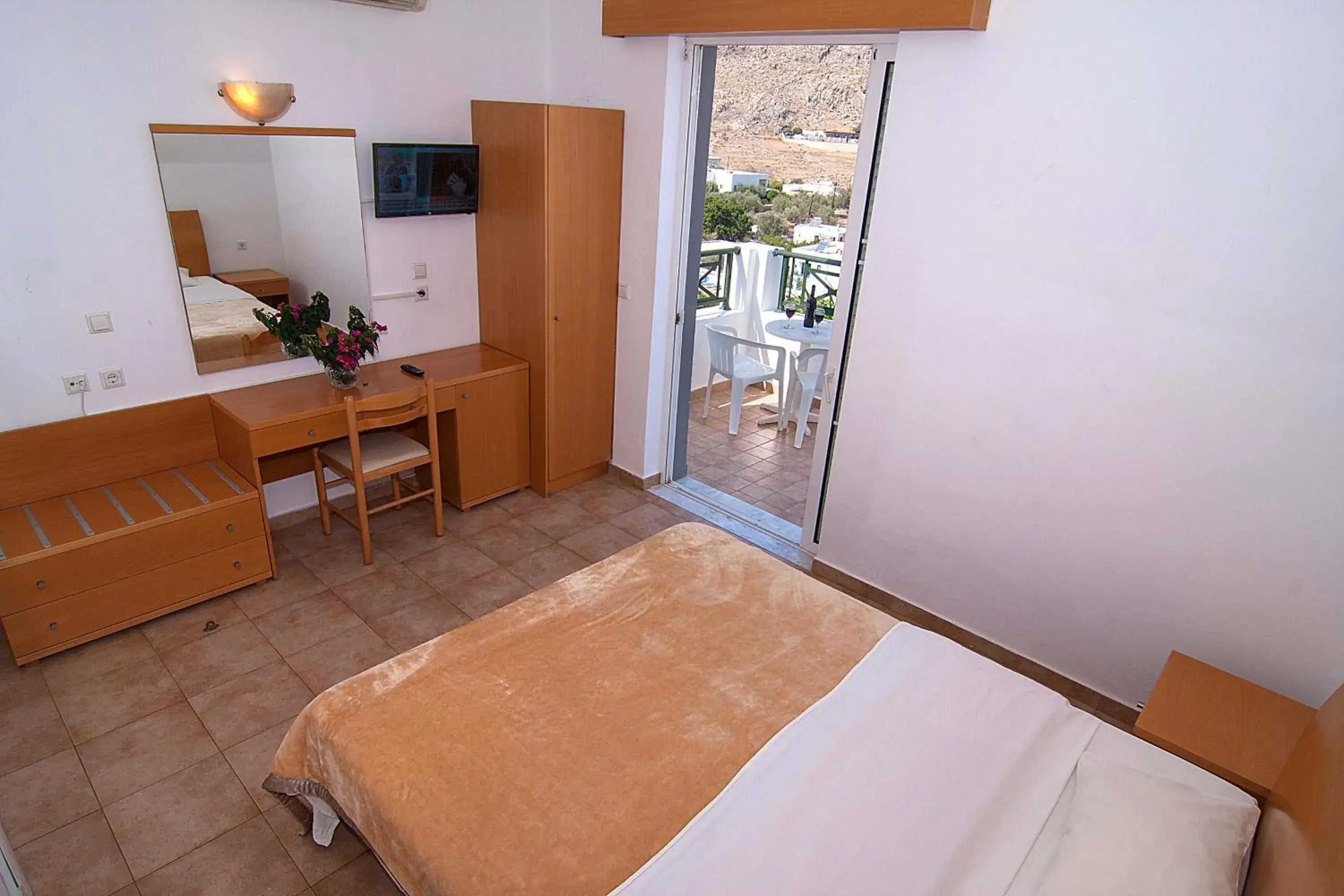 One-Bedroom Apartment (2 -4 Adults) in Lambis Studios & Apartments One-Bedroom Apartment (2 -4 Adults) in Lambis Studios & Apartments