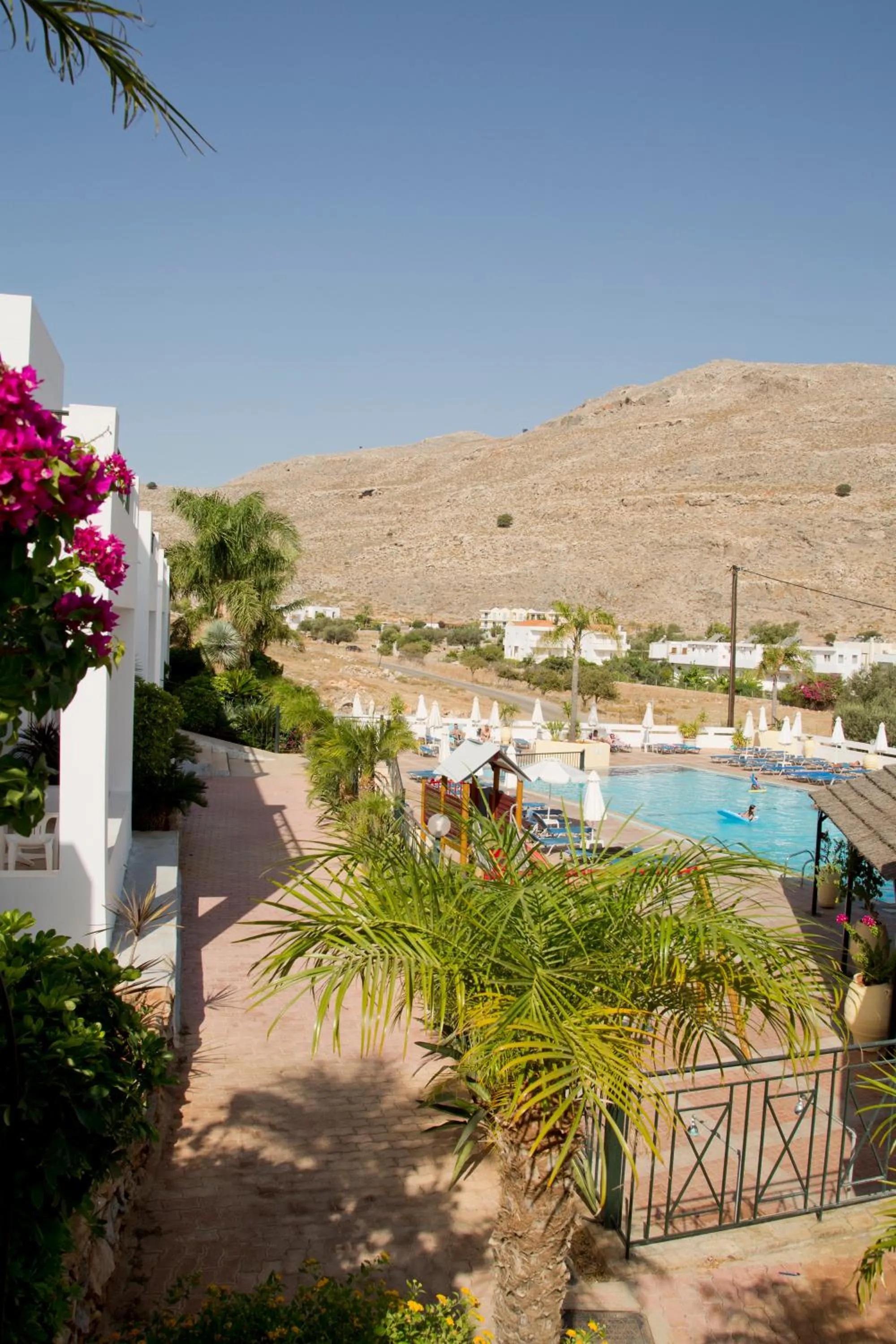 Area and facilities in Lambis Studios & Apartments