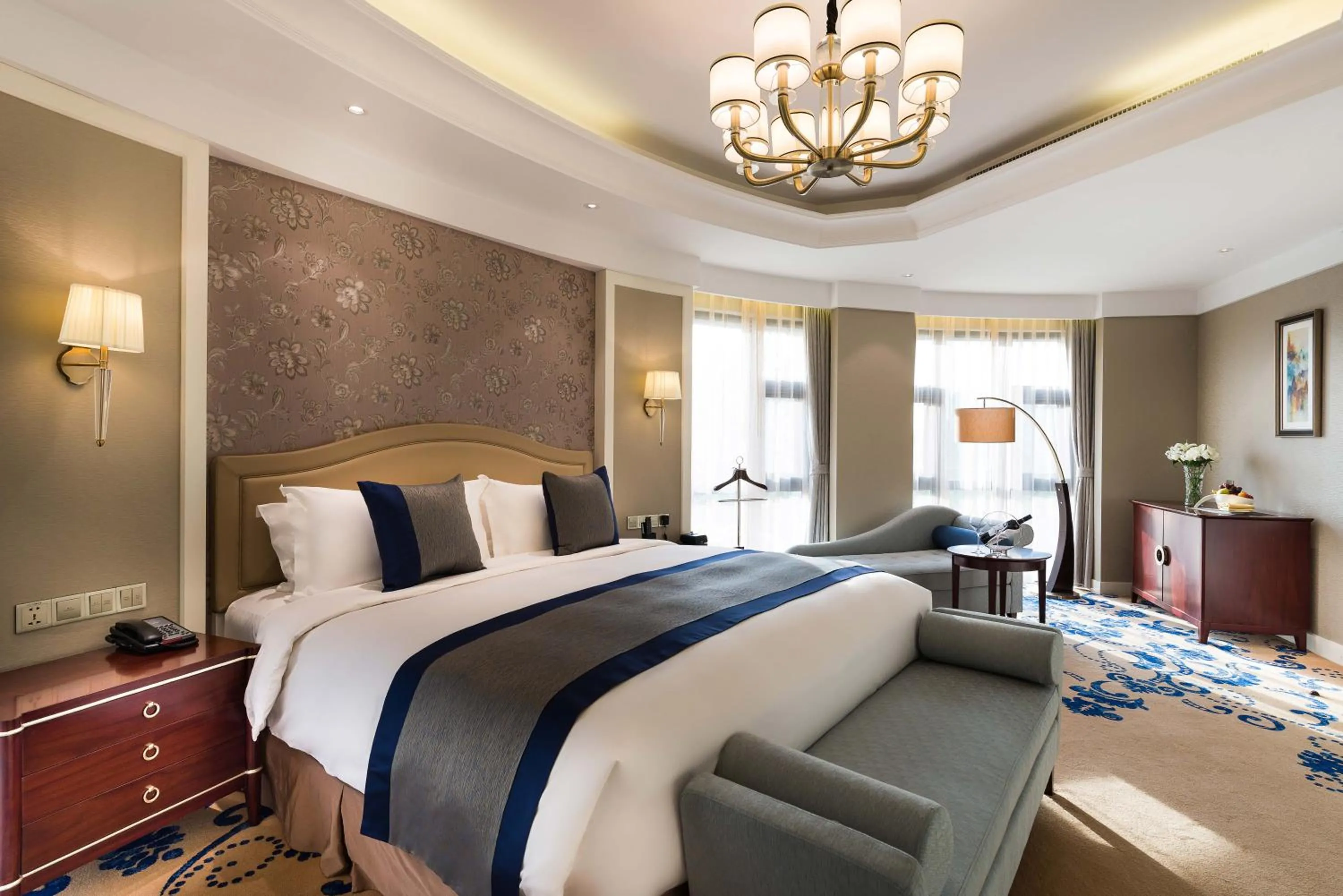 Photo of the whole room, Bed in Pullman Tangshan