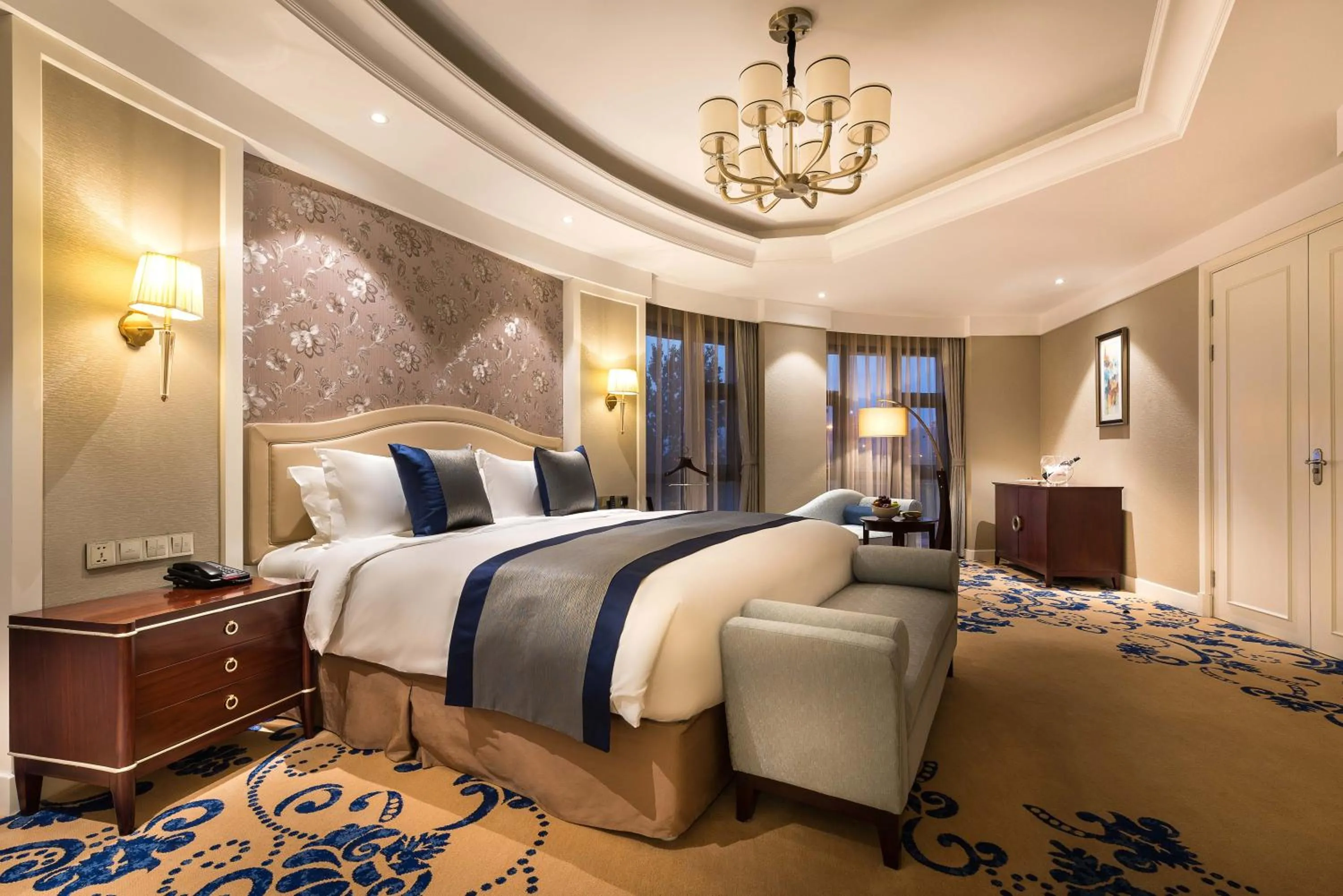 Photo of the whole room, Bed in Pullman Tangshan