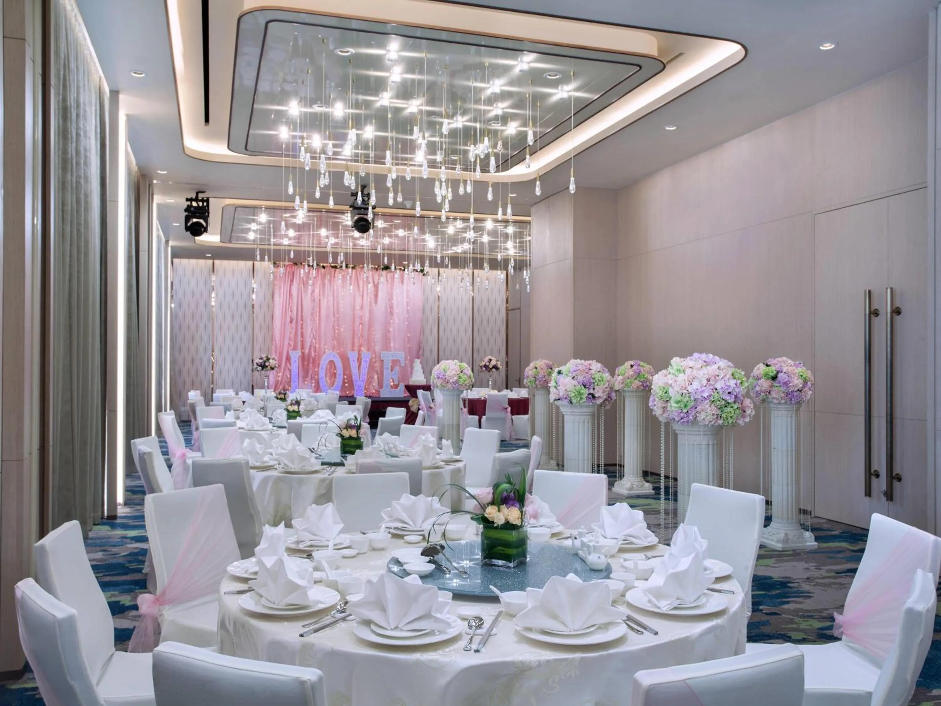 wedding in Mercure Singapore Bugis