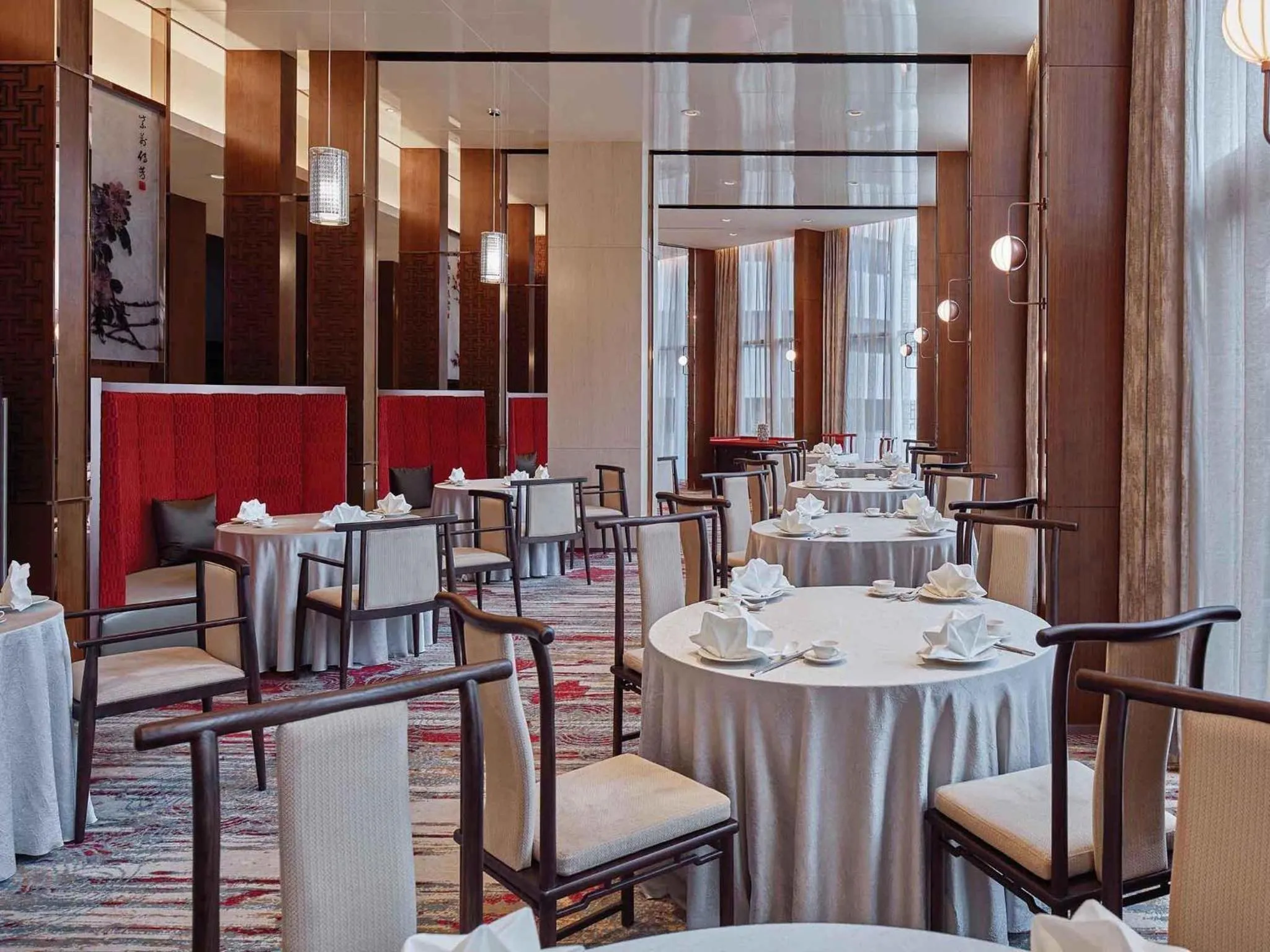 Restaurant/places to eat in Mercure Singapore Bugis