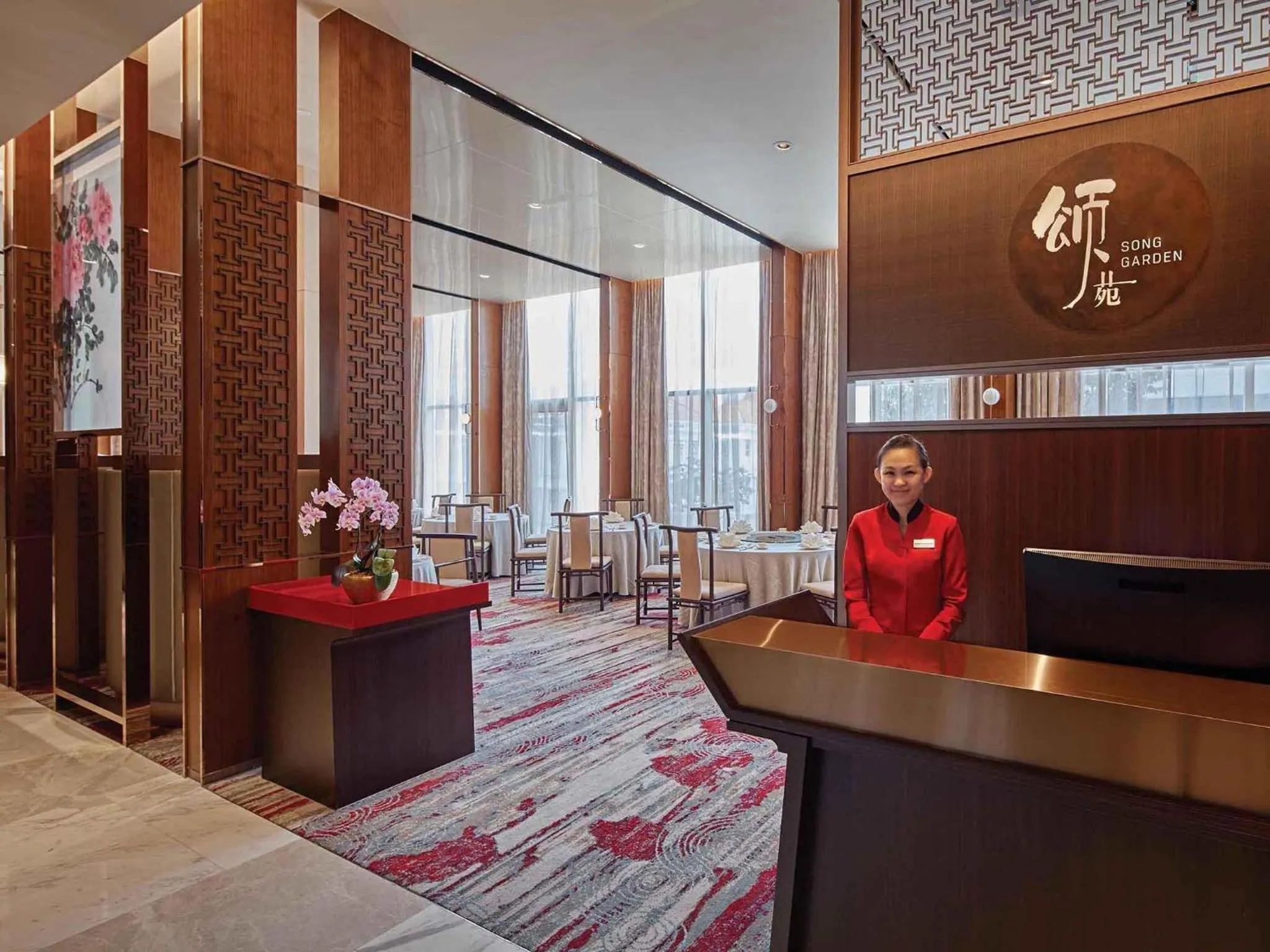 Restaurant/places to eat in Mercure Singapore Bugis