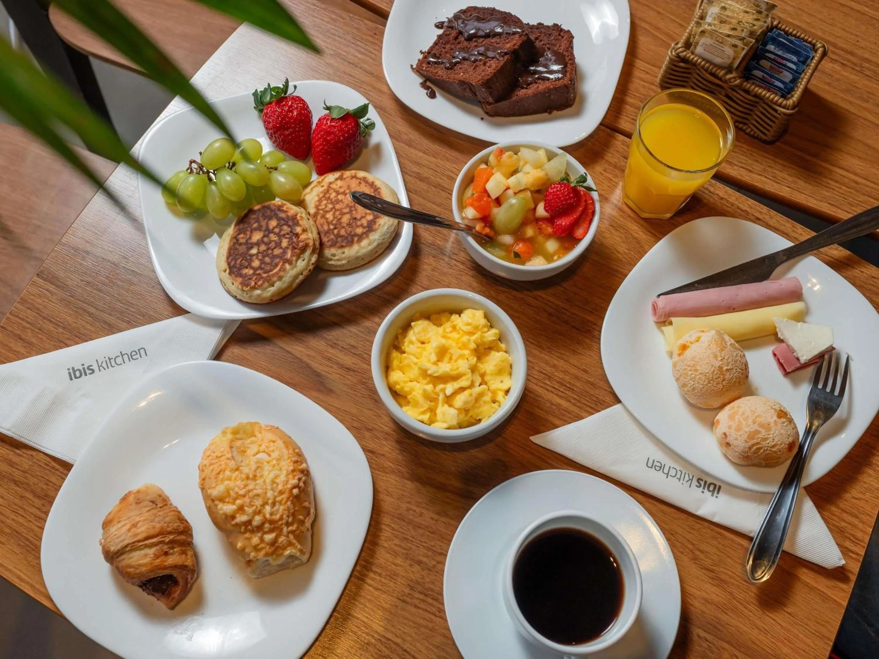 Other in Ibis Guaratingueta Aparecida - Circuito da Fé