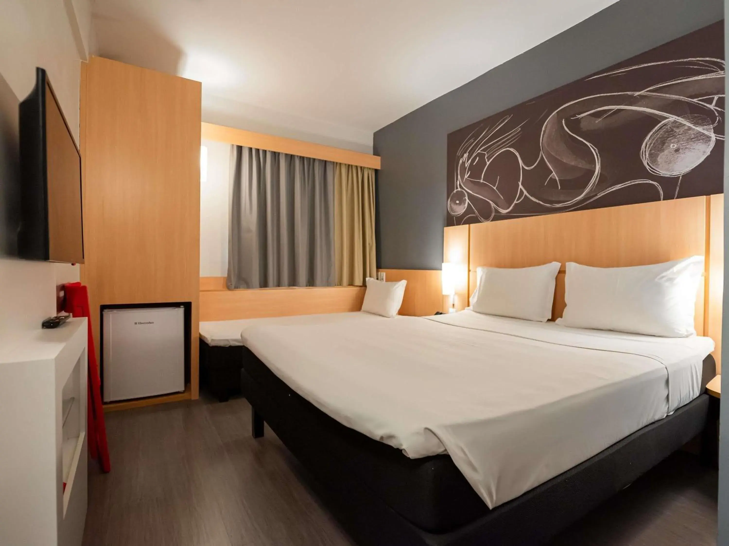 Bedroom, Bed in Ibis Guaratingueta Aparecida - Circuito da Fé Bedroom, Bed in Ibis Guaratingueta Aparecida - Circuito da Fé