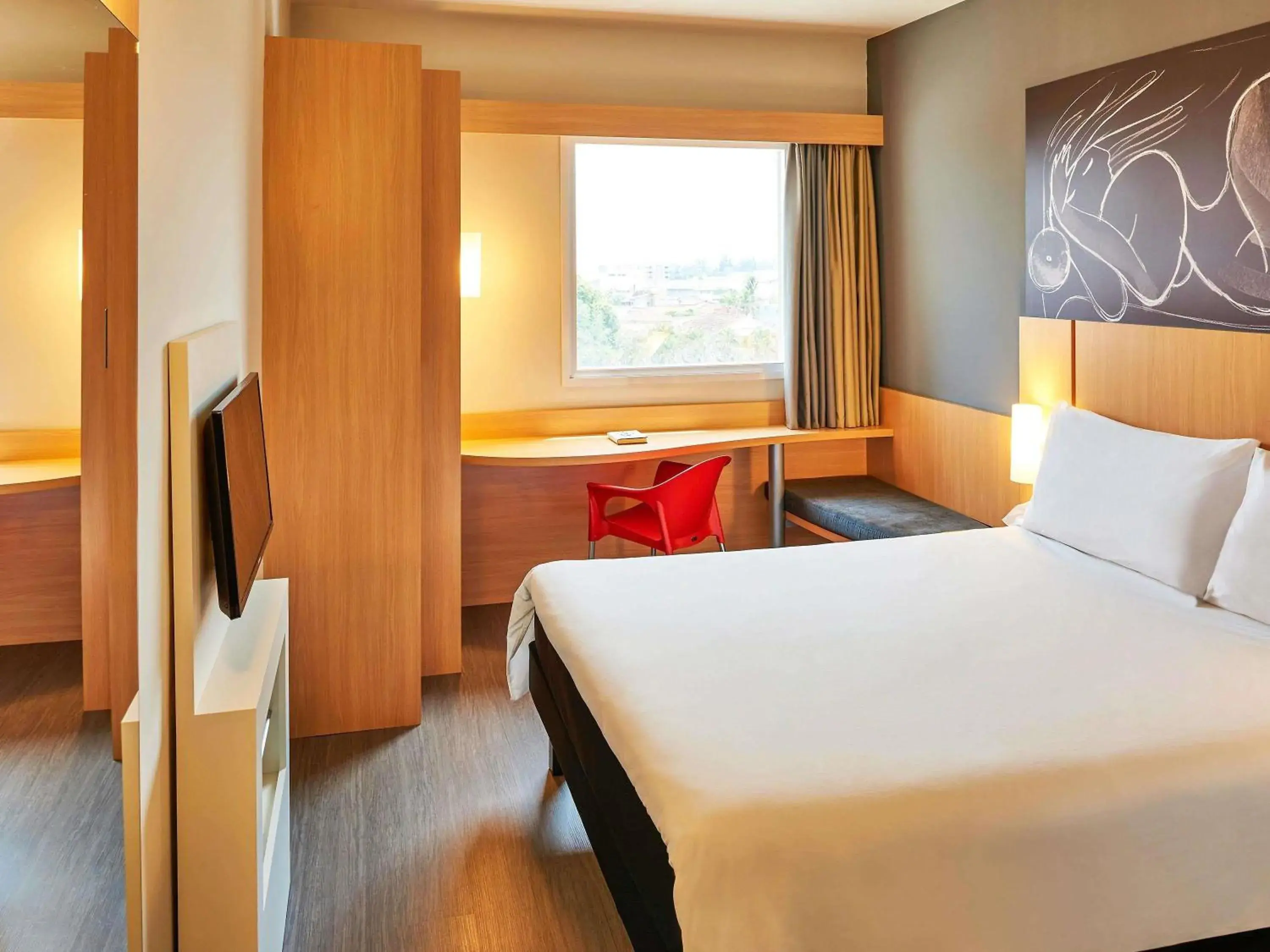 Bedroom, Bed in Ibis Guaratingueta Aparecida - Circuito da Fé Bedroom, Bed in Ibis Guaratingueta Aparecida - Circuito da Fé