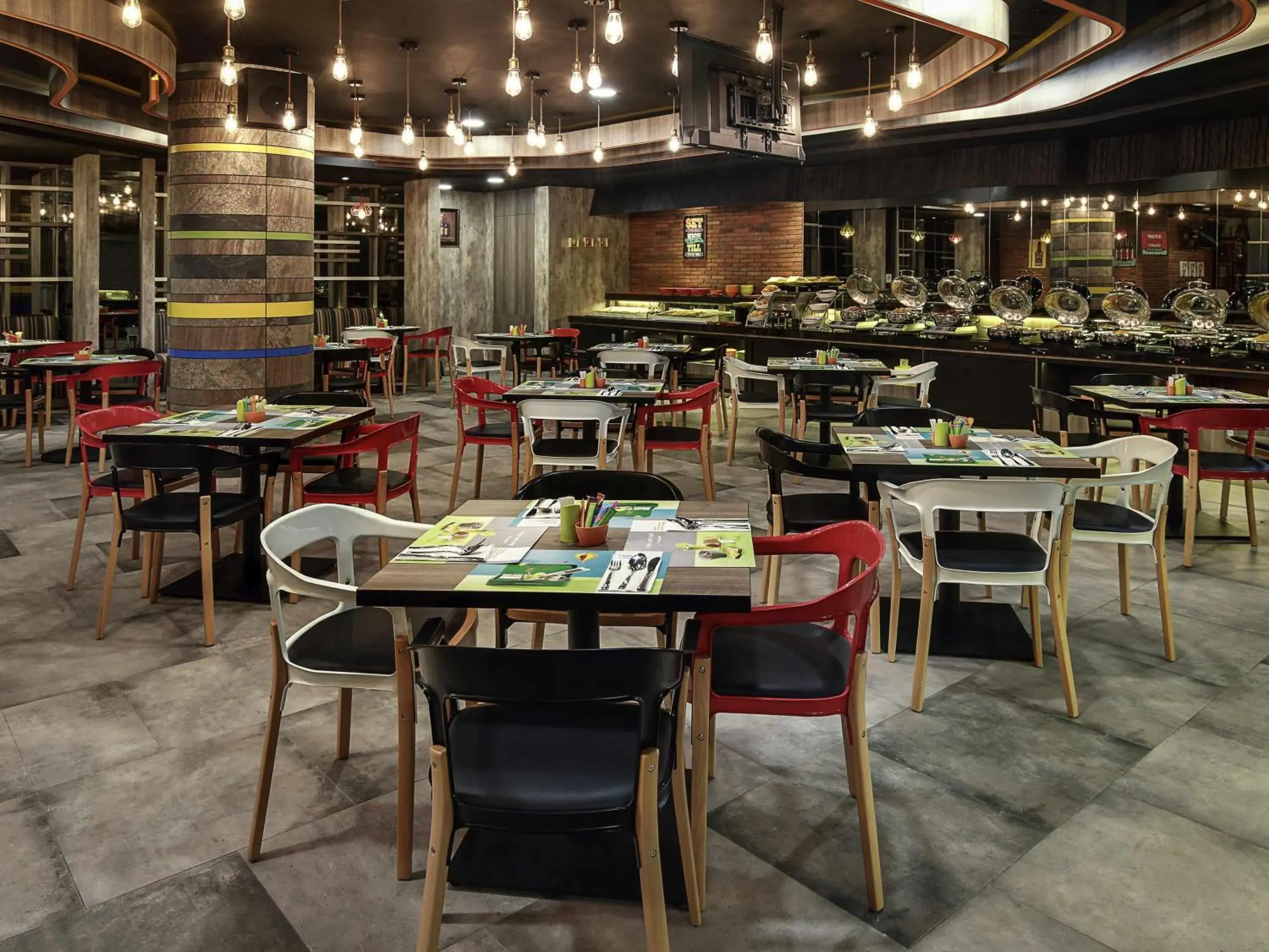 Restaurant/places to eat in Ibis Styles Makassar Sam Ratulangi Restaurant/places to eat in Ibis Styles Makassar Sam Ratulangi