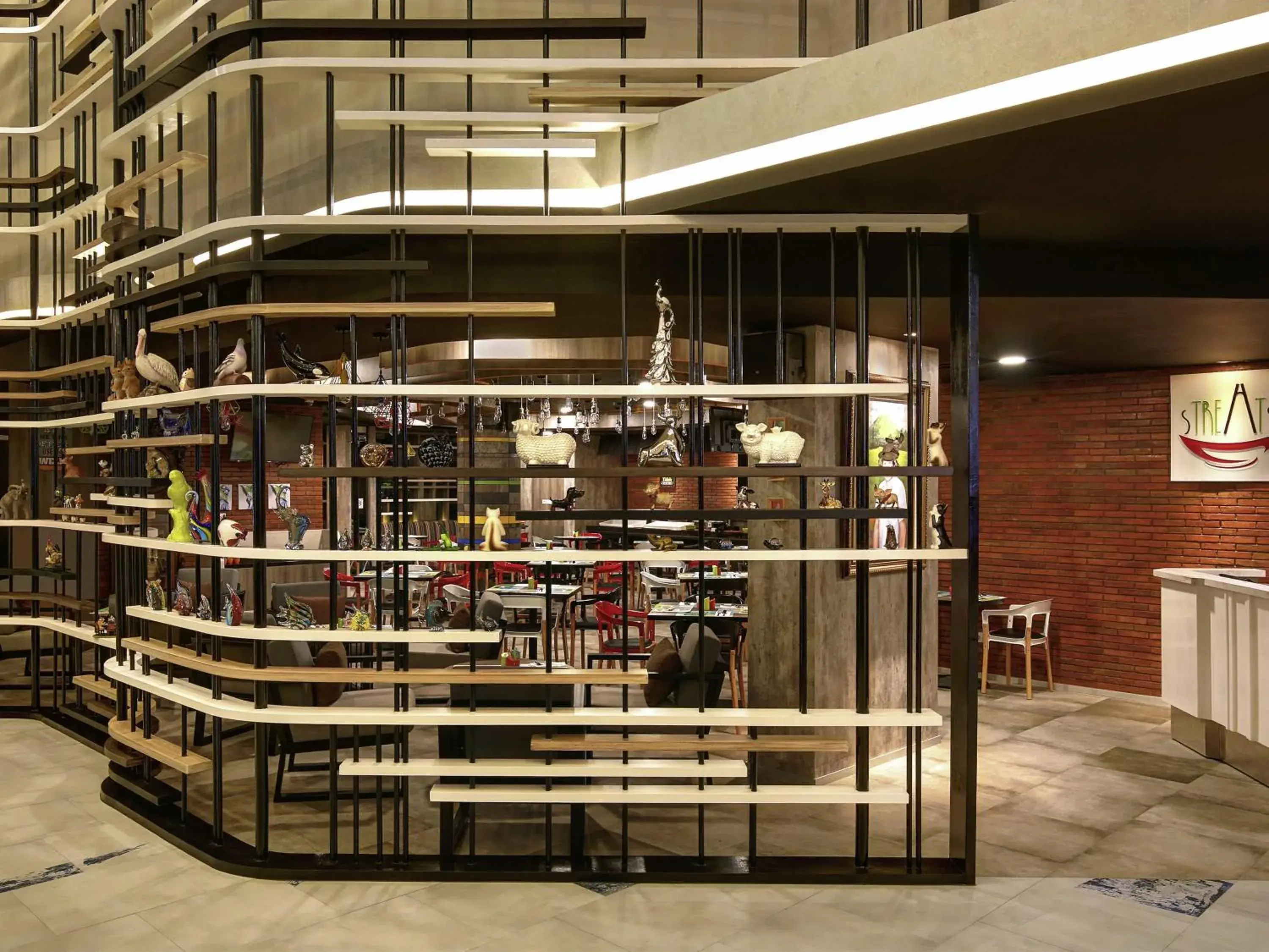 Restaurant/places to eat in Ibis Styles Makassar Sam Ratulangi Restaurant/places to eat in Ibis Styles Makassar Sam Ratulangi