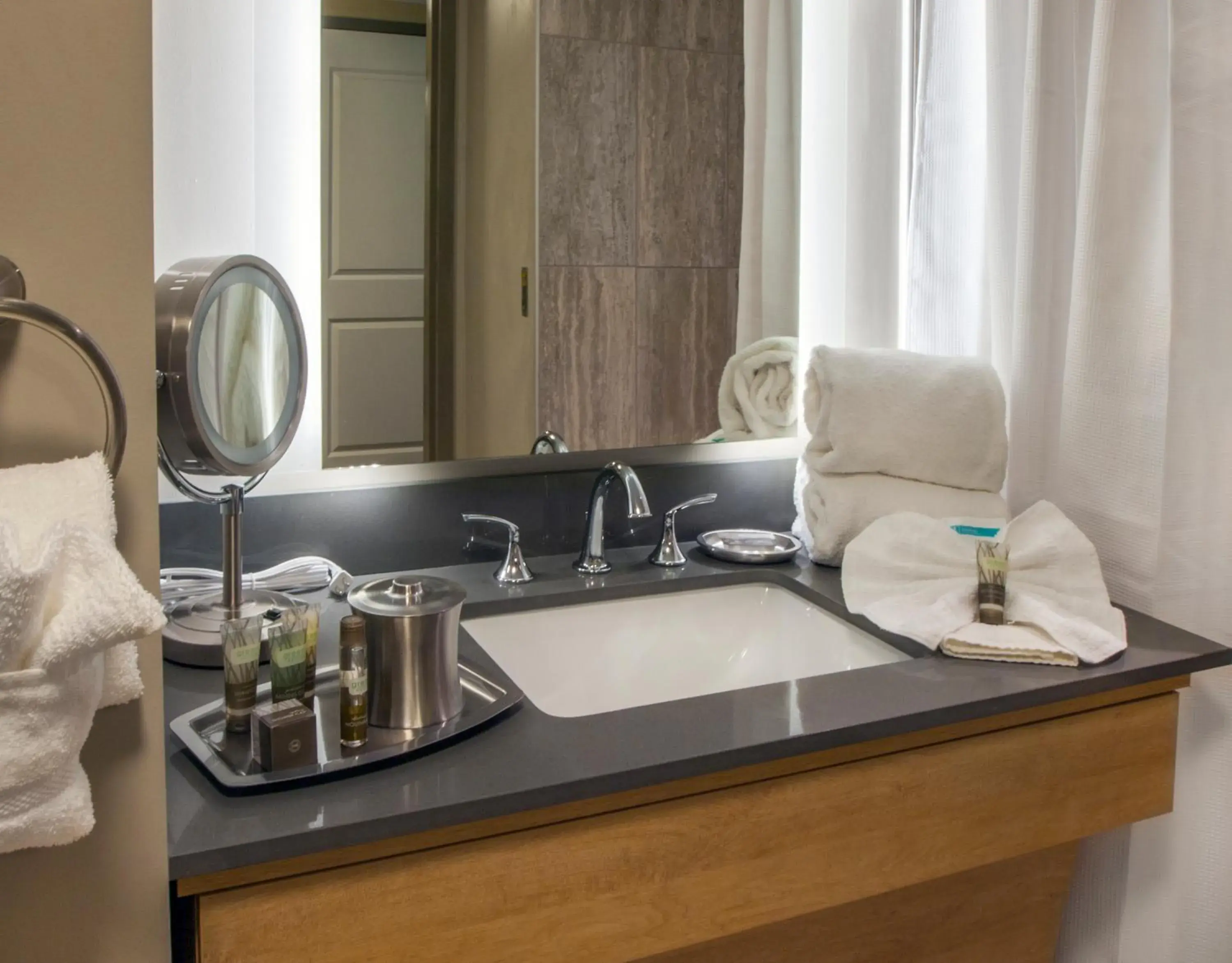 Bathroom in Hotel Ithaca Bathroom in Hotel Ithaca