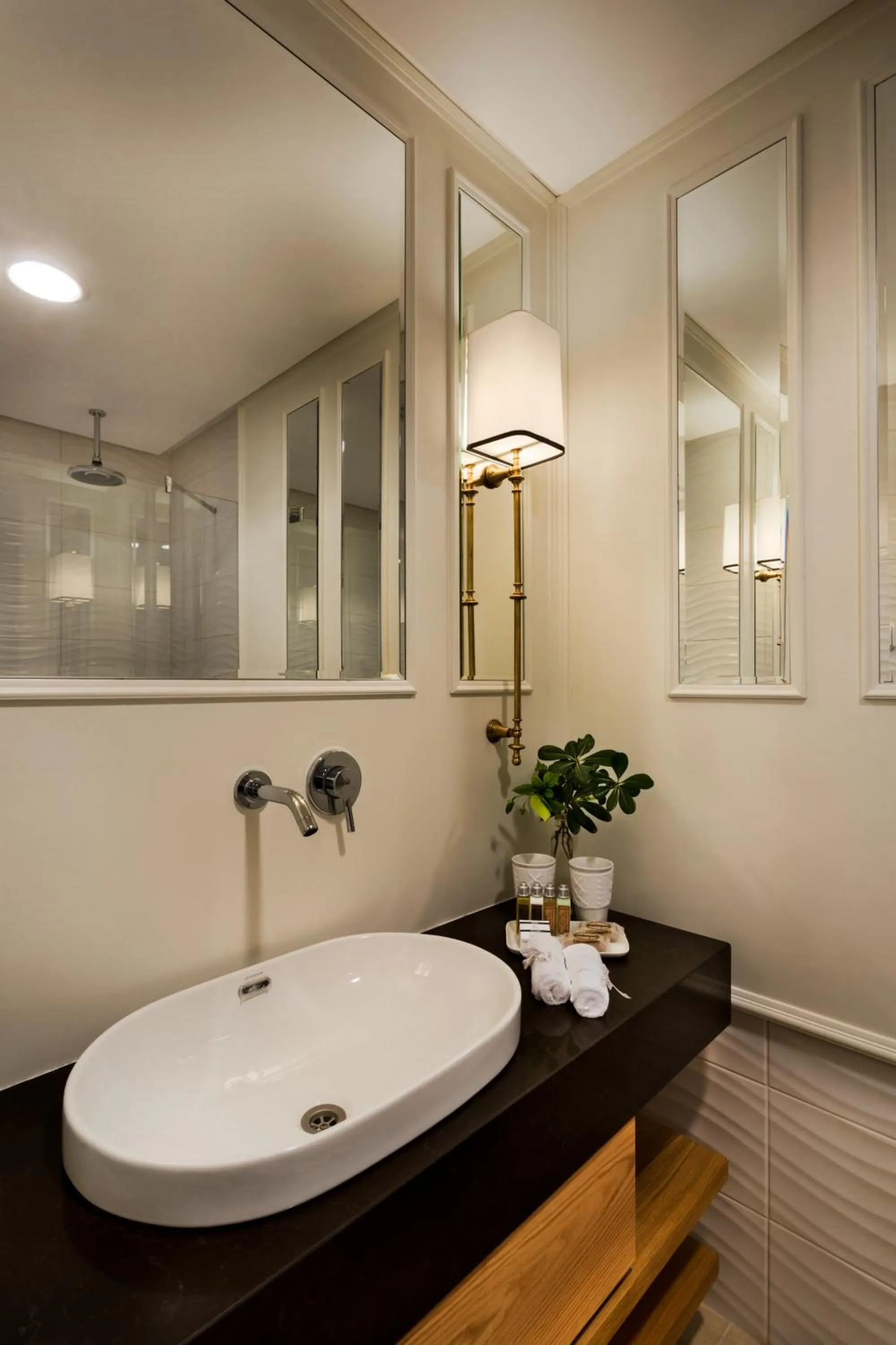 Bathroom in David Tower Hotel Netanya by Prima Hotels - 16 years Plus
