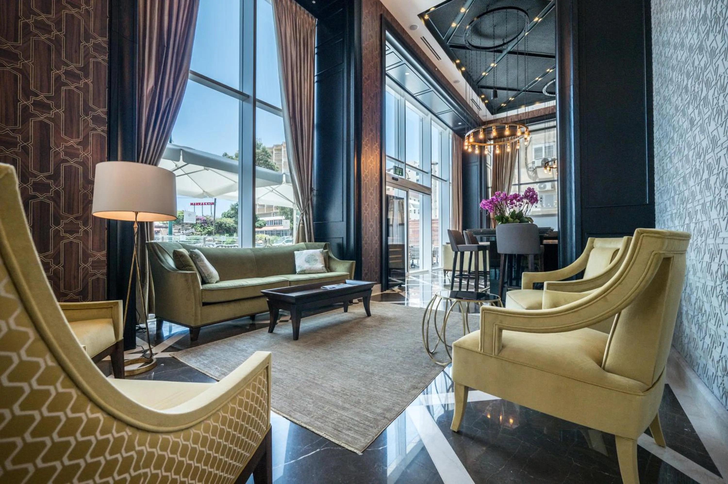 Lounge or bar in David Tower Hotel Netanya by Prima Hotels - 16 years Plus