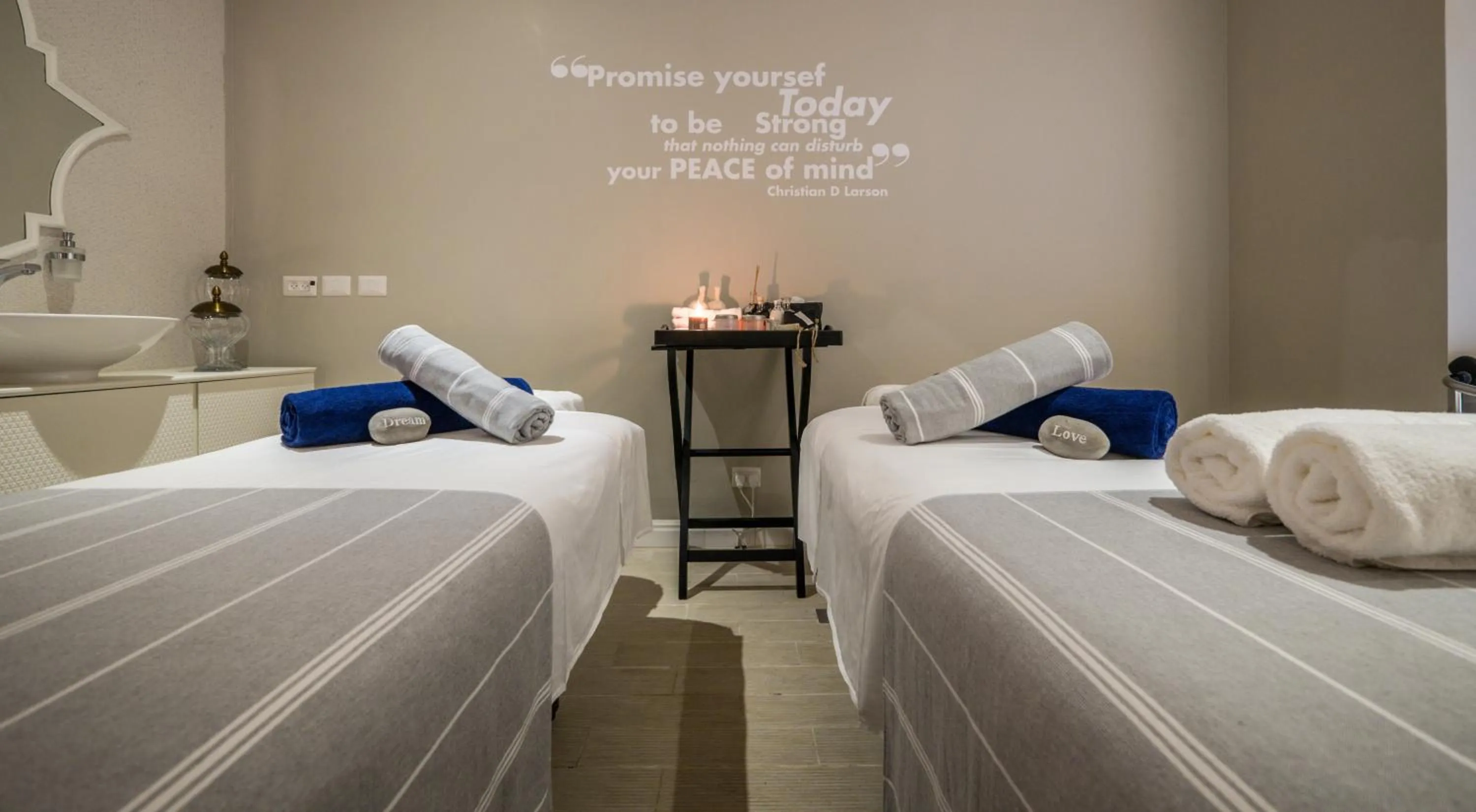 Massage, Bed in David Tower Hotel Netanya by Prima Hotels - 16 years Plus